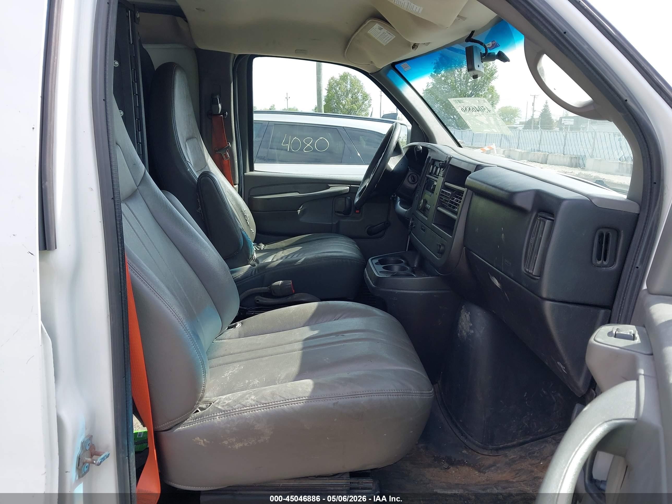 2014 Chevrolet Express 1500 Work Van White vin: 1GCSGAFXXE1155171