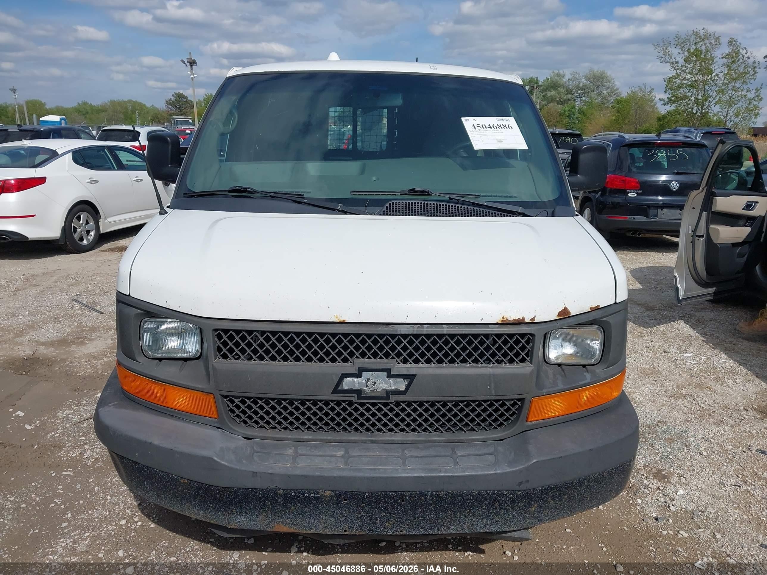 2014 Chevrolet Express 1500 Work Van White vin: 1GCSGAFXXE1155171