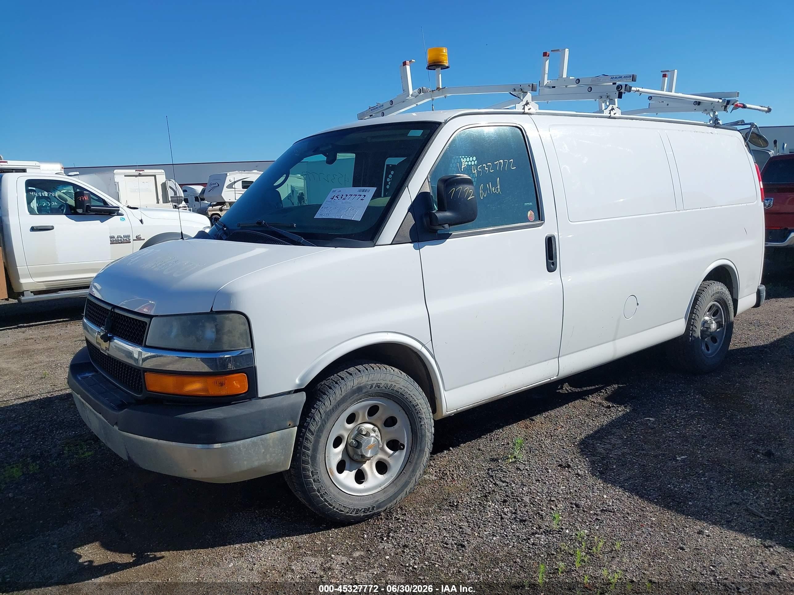 2013 Chevrolet Express 1500 Work Van Белый vin: 1GCSHAF43D1176154