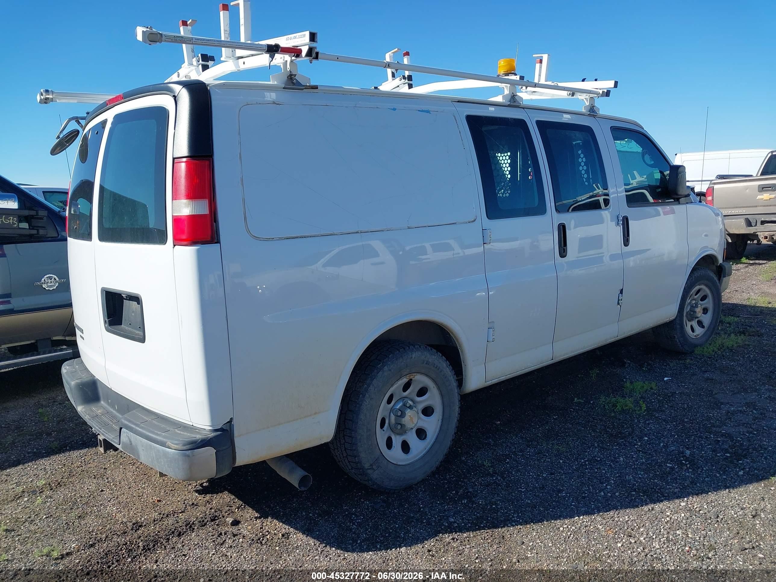 2013 Chevrolet Express 1500 Work Van Белый vin: 1GCSHAF43D1176154