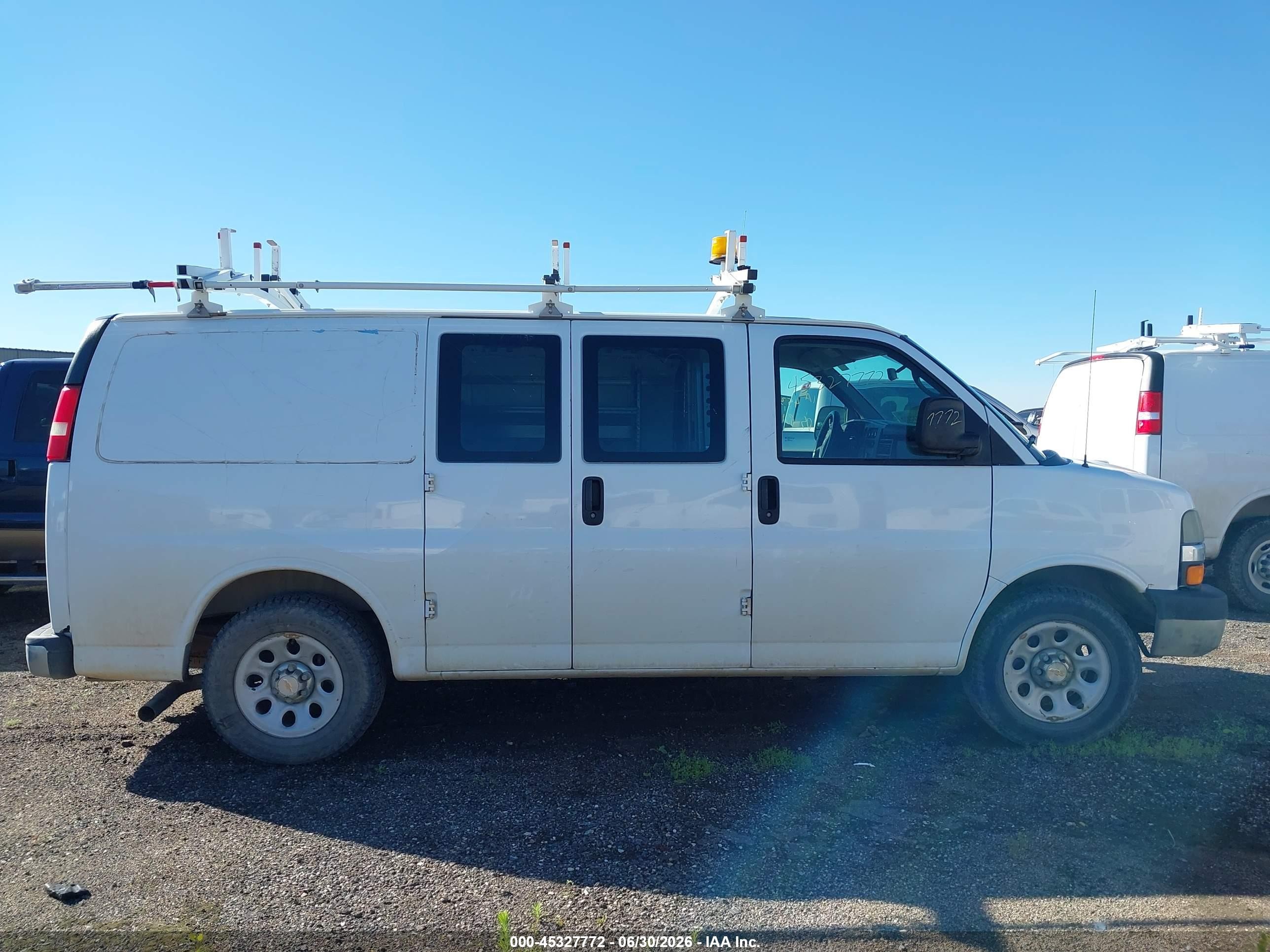 2013 Chevrolet Express 1500 Work Van Белый vin: 1GCSHAF43D1176154