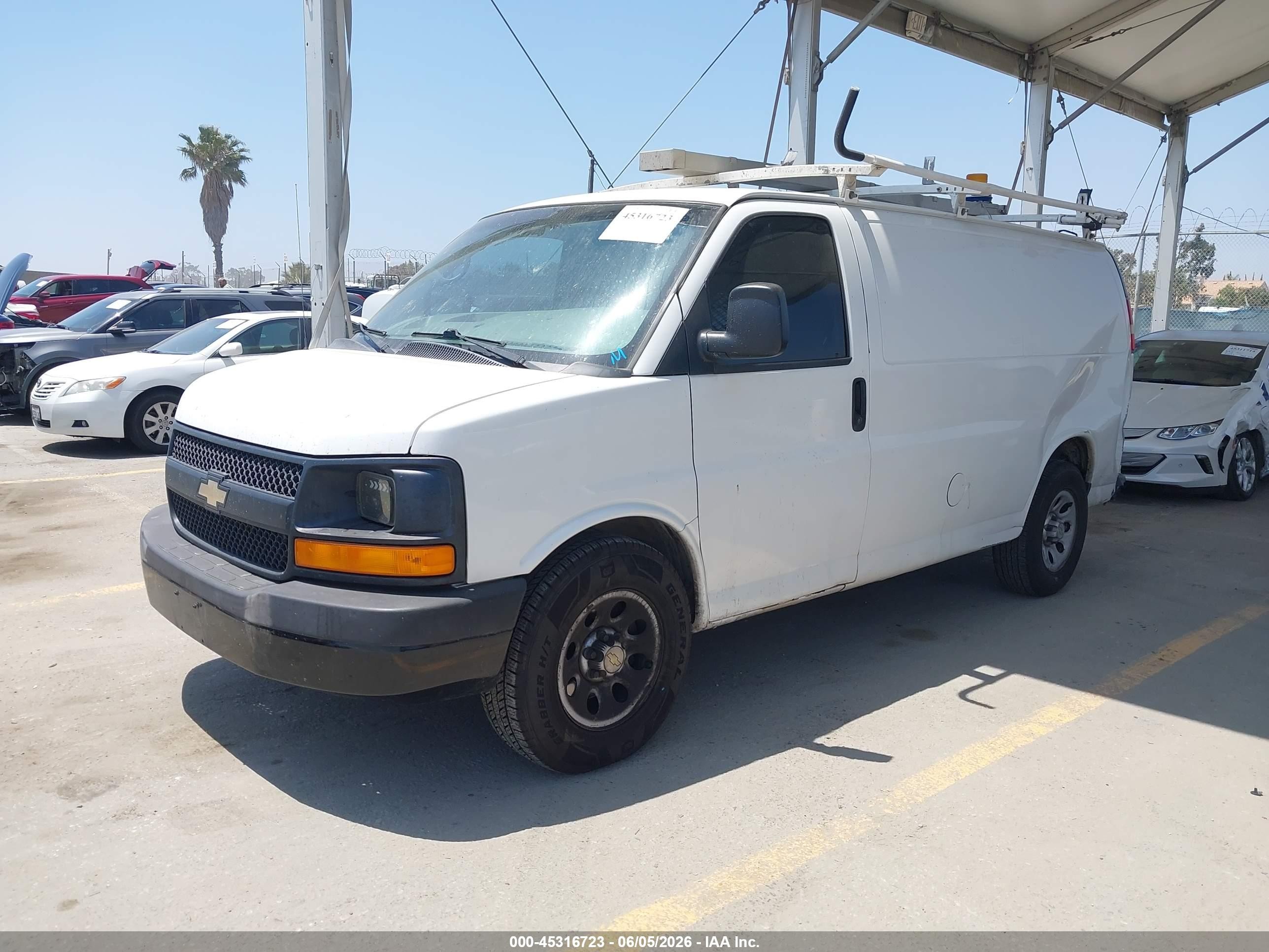2012 Chevrolet Express 1500 Work Van White vin: 1GCSHAF44C1145767