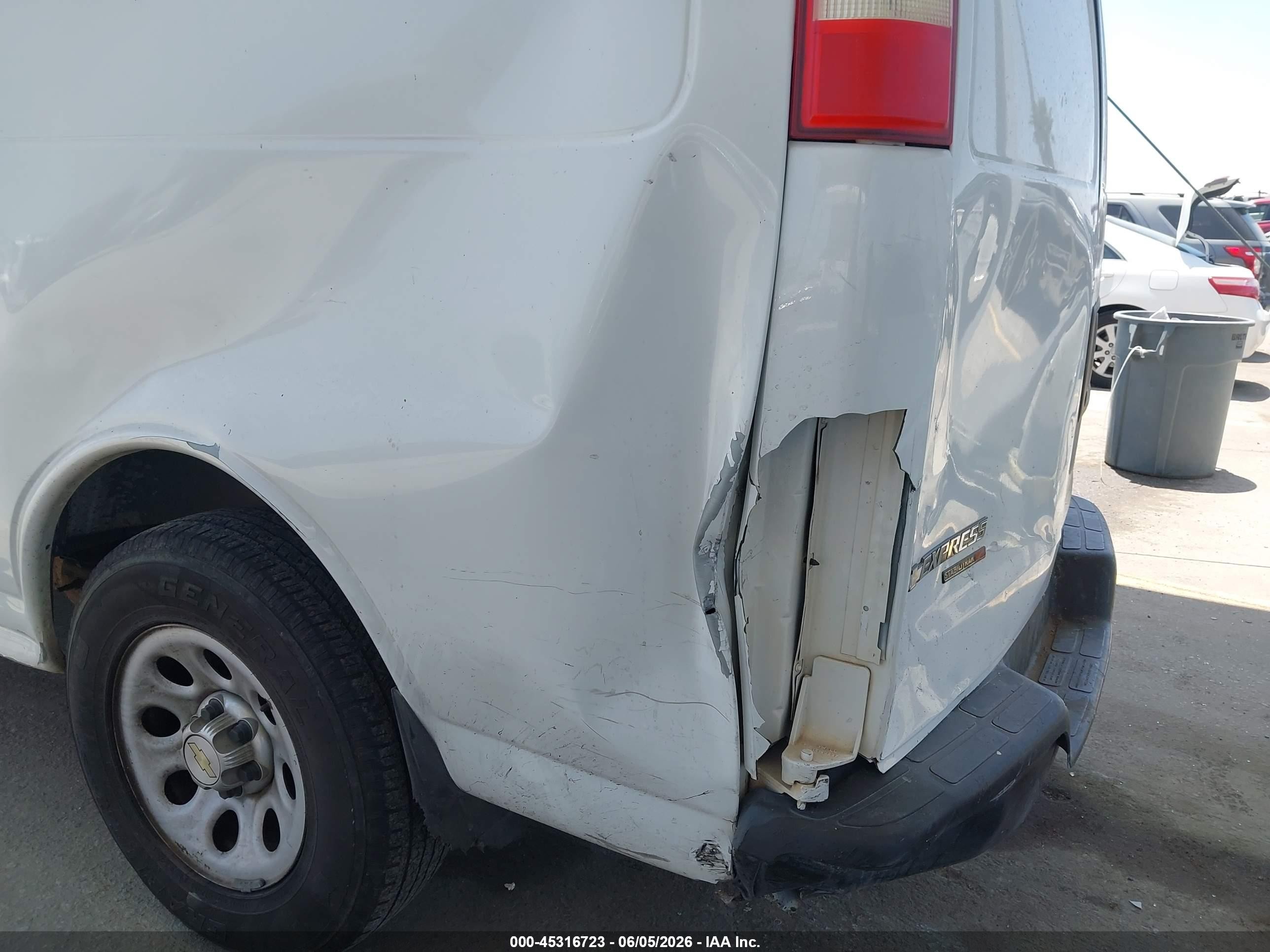 2012 Chevrolet Express 1500 Work Van White vin: 1GCSHAF44C1145767