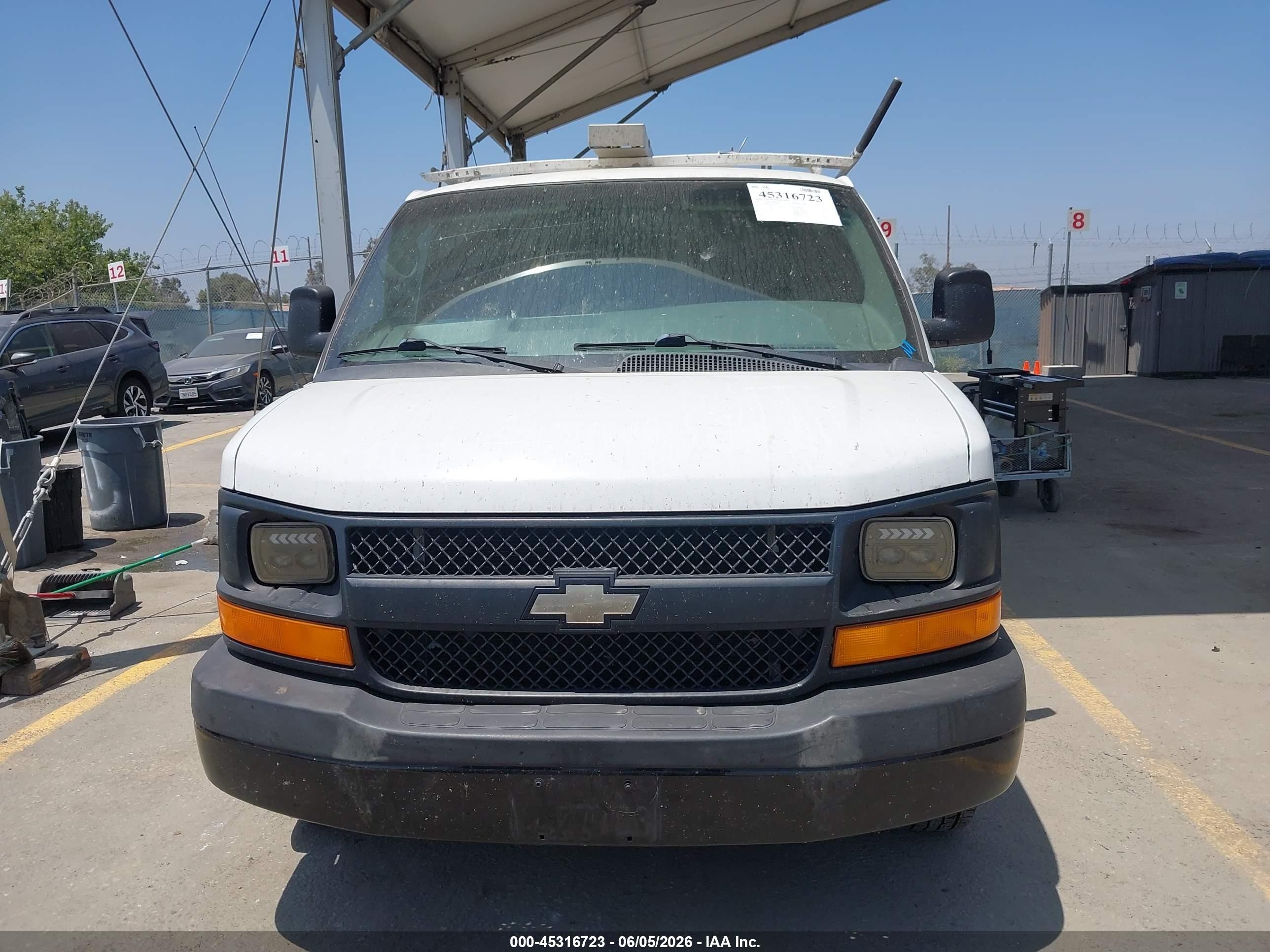 2012 Chevrolet Express 1500 Work Van White vin: 1GCSHAF44C1145767