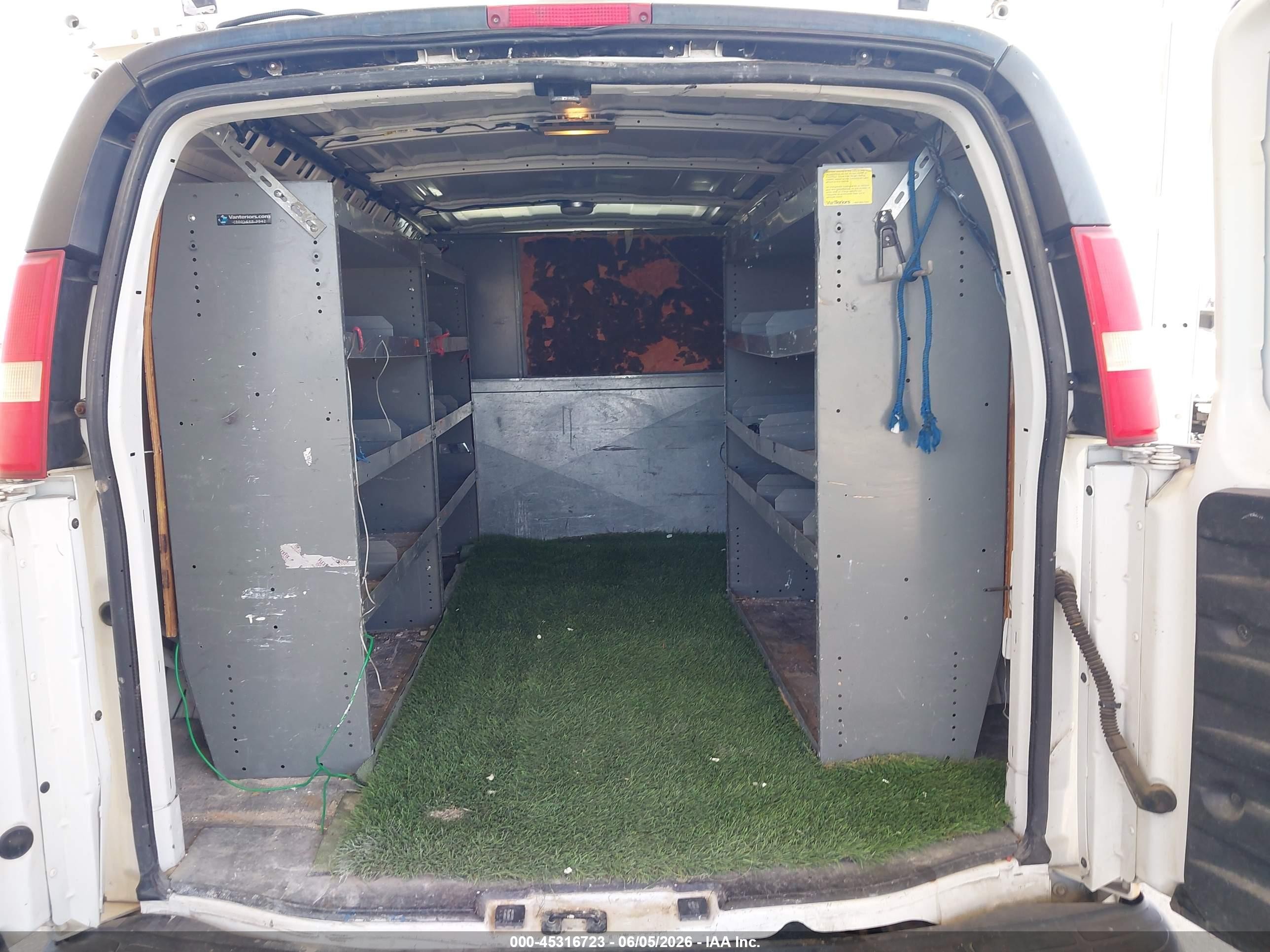 2012 Chevrolet Express 1500 Work Van White vin: 1GCSHAF44C1145767