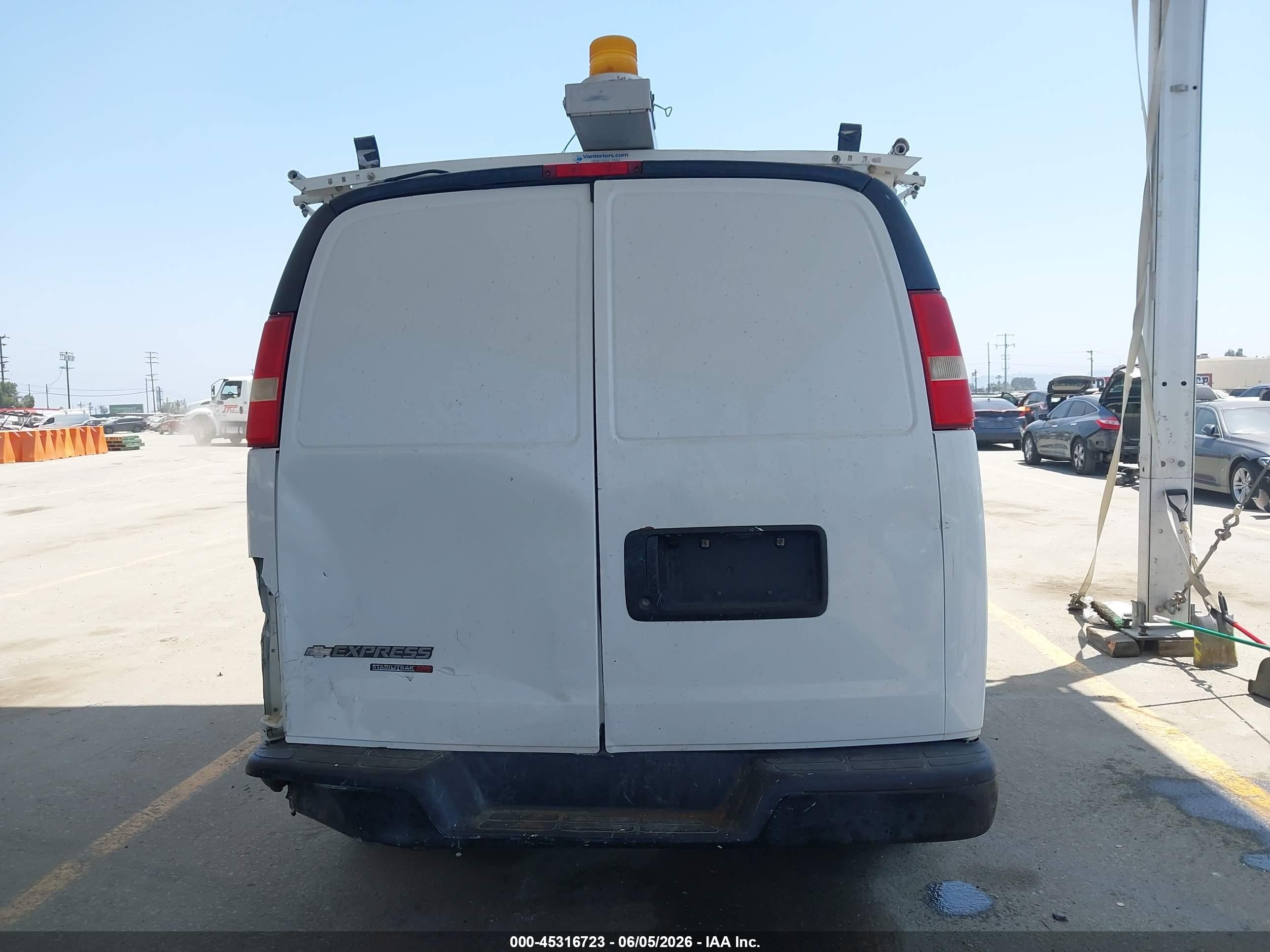2012 Chevrolet Express 1500 Work Van White vin: 1GCSHAF44C1145767