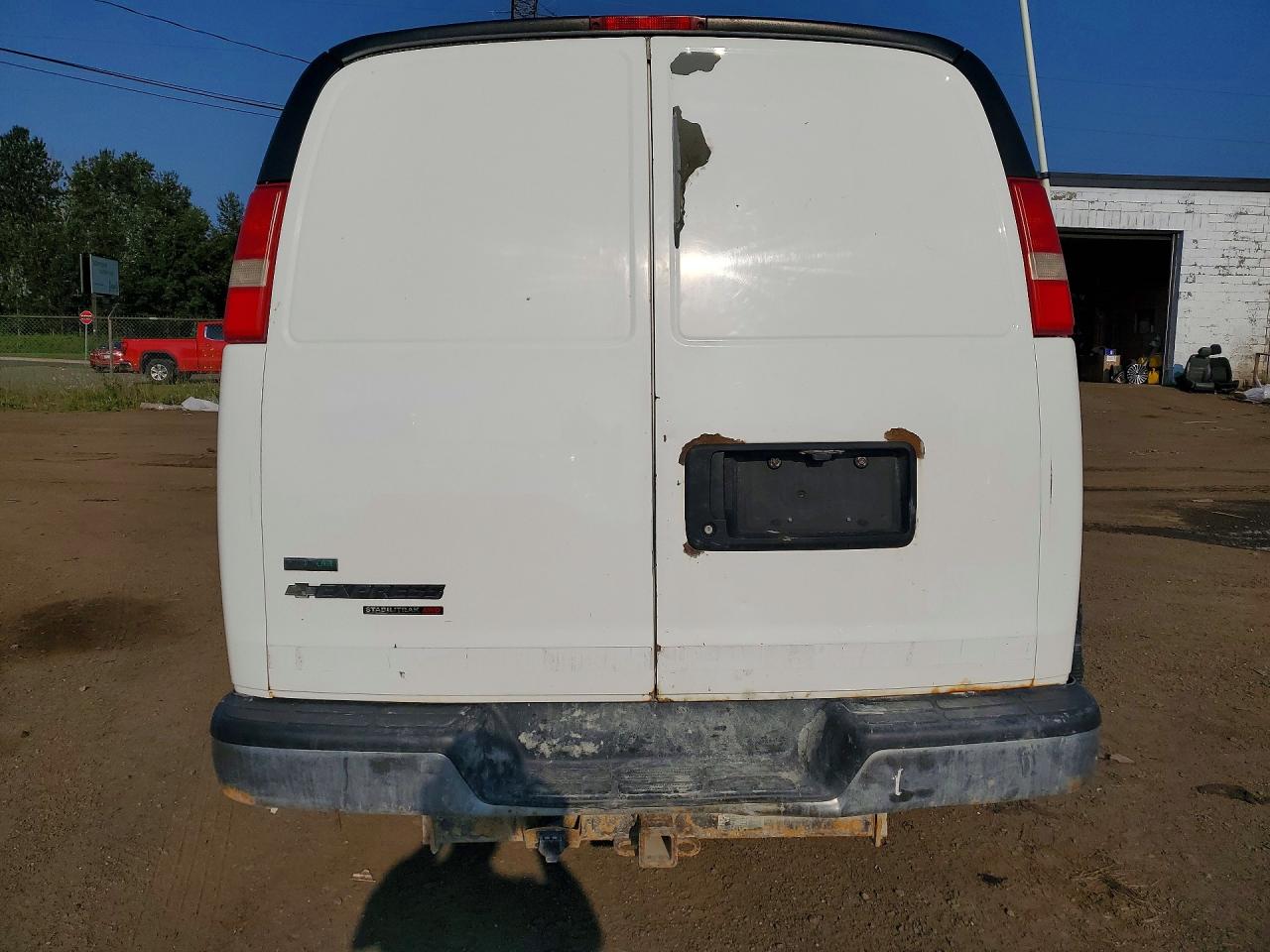 2012 Chevrolet Express G1500 White vin: 1GCSHAF48C1122444
