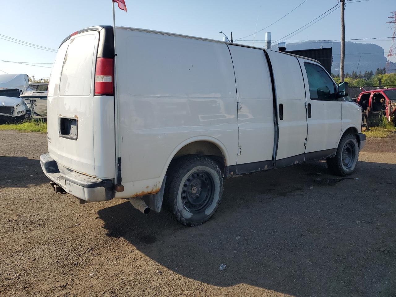2012 Chevrolet Express G1500 White vin: 1GCSHAF48C1122444 Damage: Right Side Panel, Rust, > 12 Inches