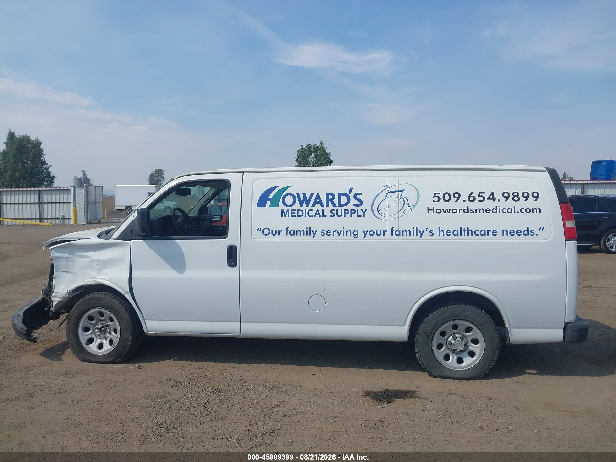2012 Chevrolet Express 1500 Work Van White vin: 1GCSHAF48C1183003