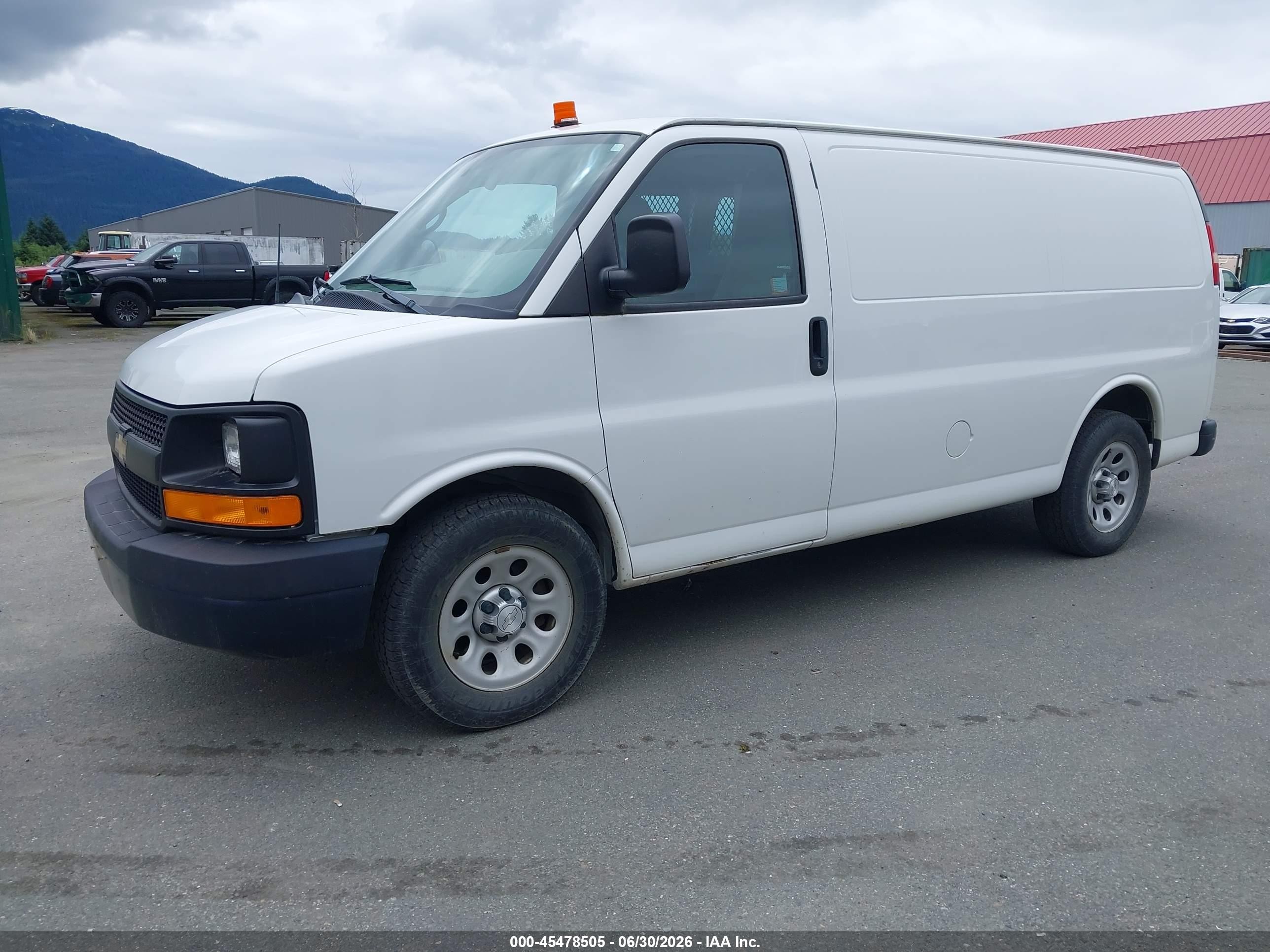 2014 Chevrolet Express 1500 Work Van White vin: 1GCSHAF48E1187121