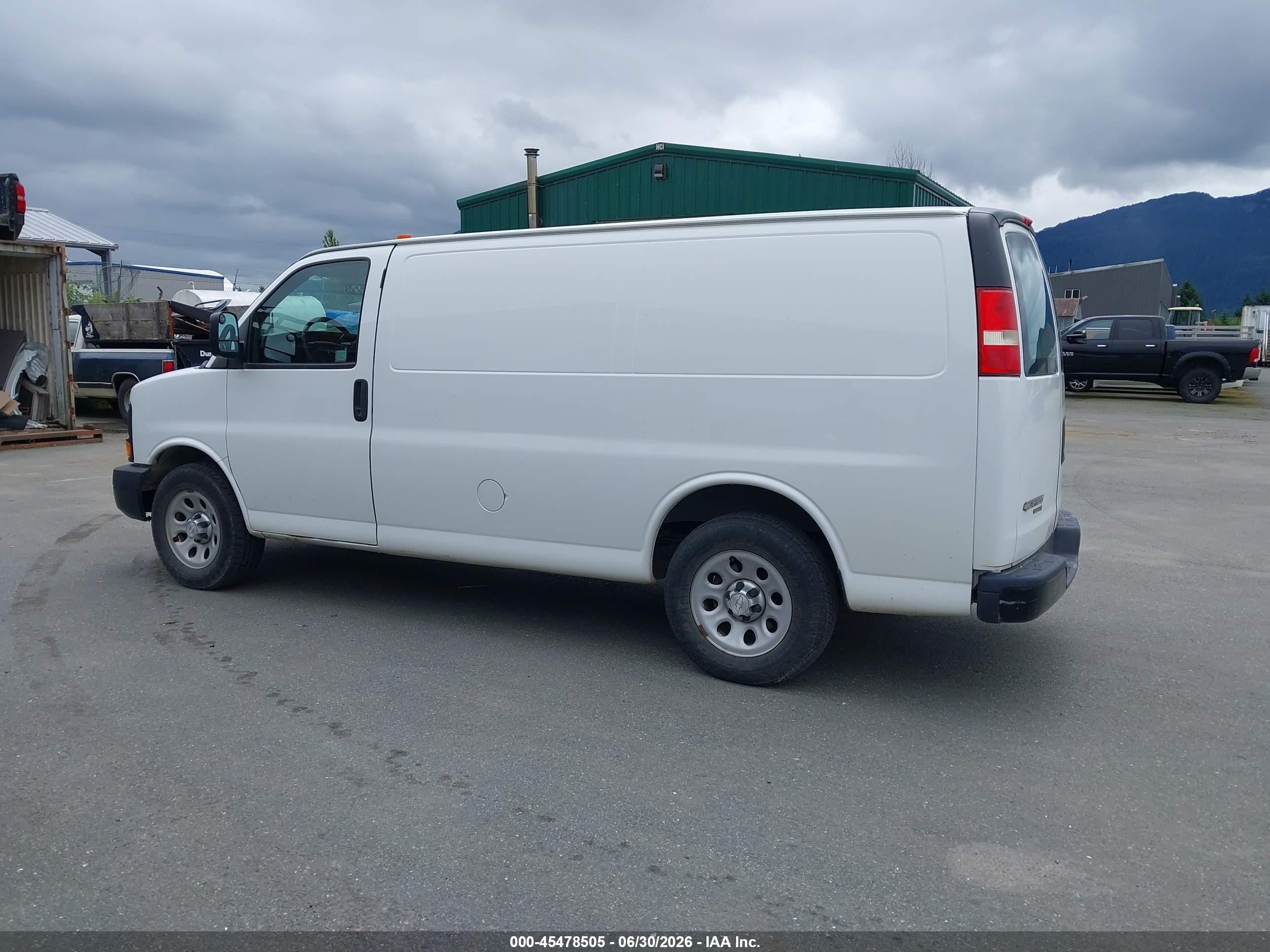 2014 Chevrolet Express 1500 Work Van White vin: 1GCSHAF48E1187121