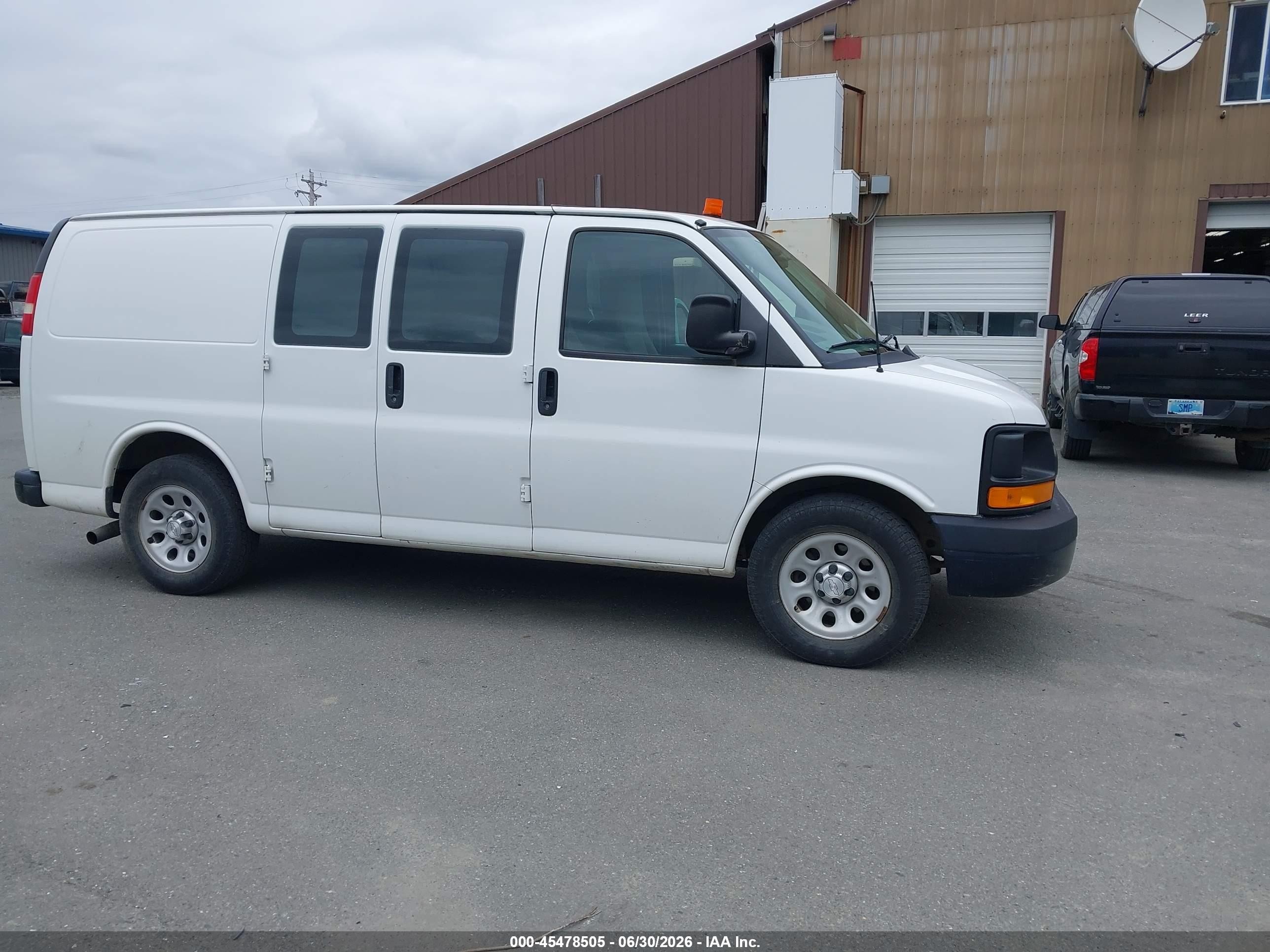 2014 Chevrolet Express 1500 Work Van White vin: 1GCSHAF48E1187121