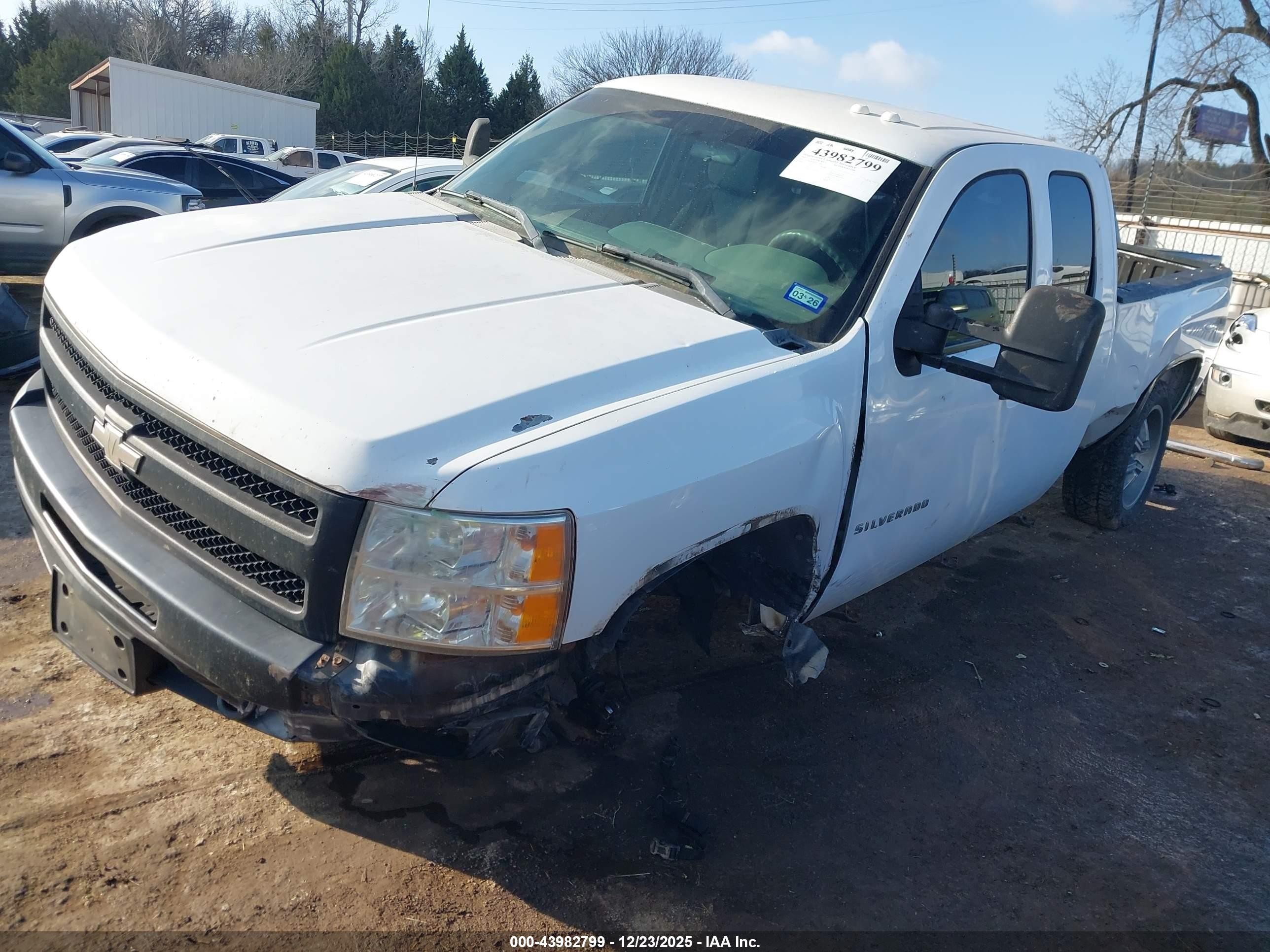 2010 Chevrolet Silverado 1500 Work Truck White vin: 1GCSKPE36AZ296444