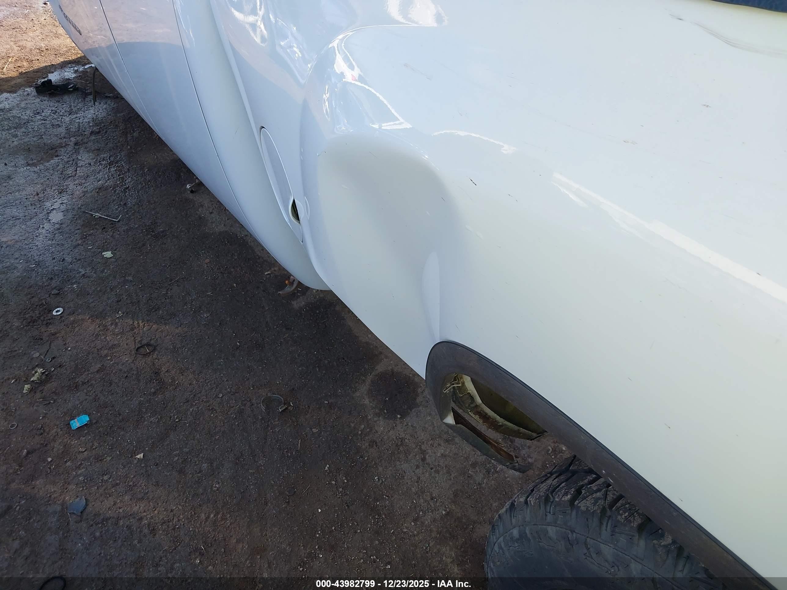 2010 Chevrolet Silverado 1500 Work Truck White vin: 1GCSKPE36AZ296444