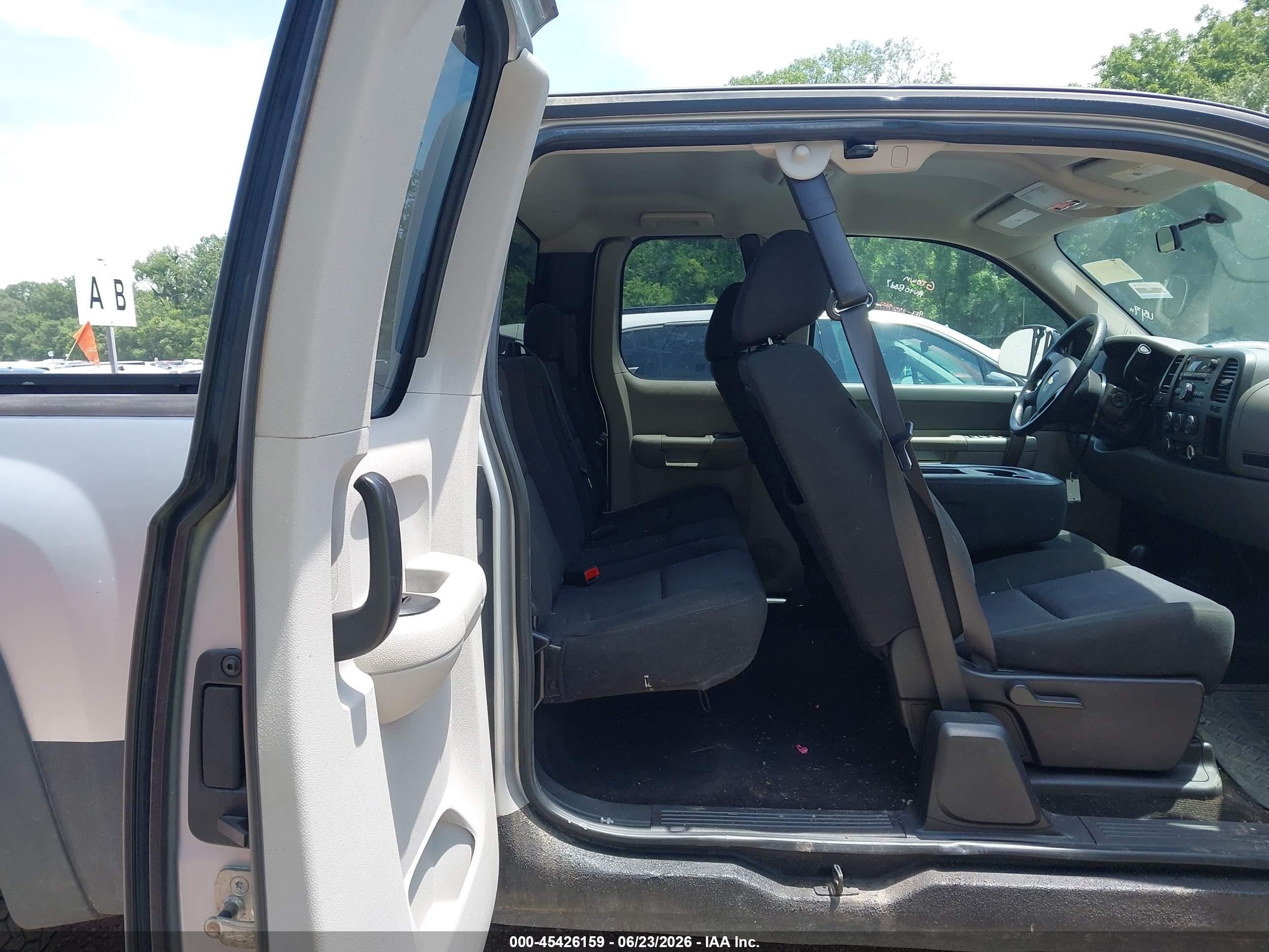 2010 Chevrolet Silverado 1500 Work Truck Silver vin: 1GCSKPEA2AZ290204