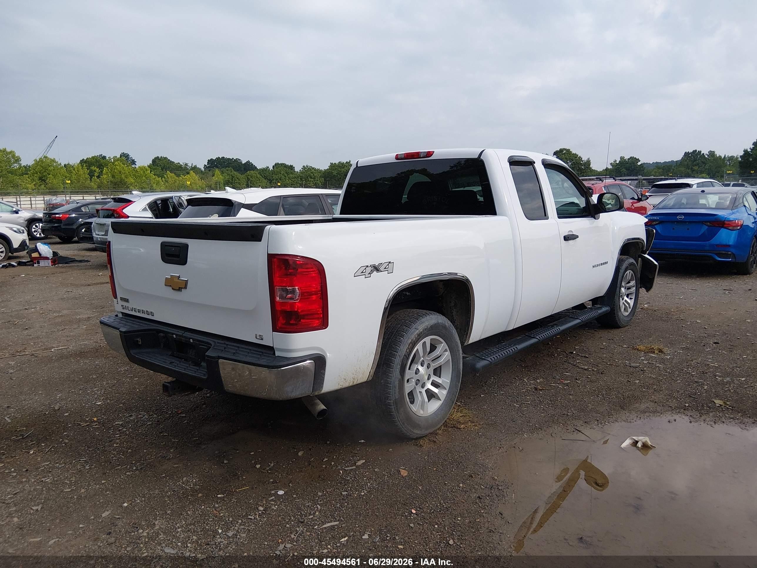 2010 Chevrolet Silverado 1500 Work Truck Белый vin: 1GCSKPEAXAZ188617