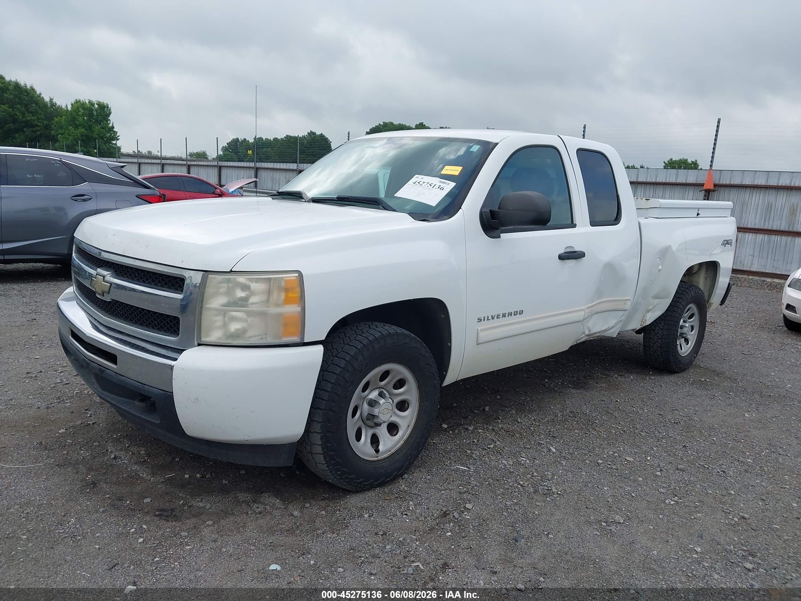 2010 Chevrolet Silverado 1500 Ls White vin: 1GCSKREA0AZ240767