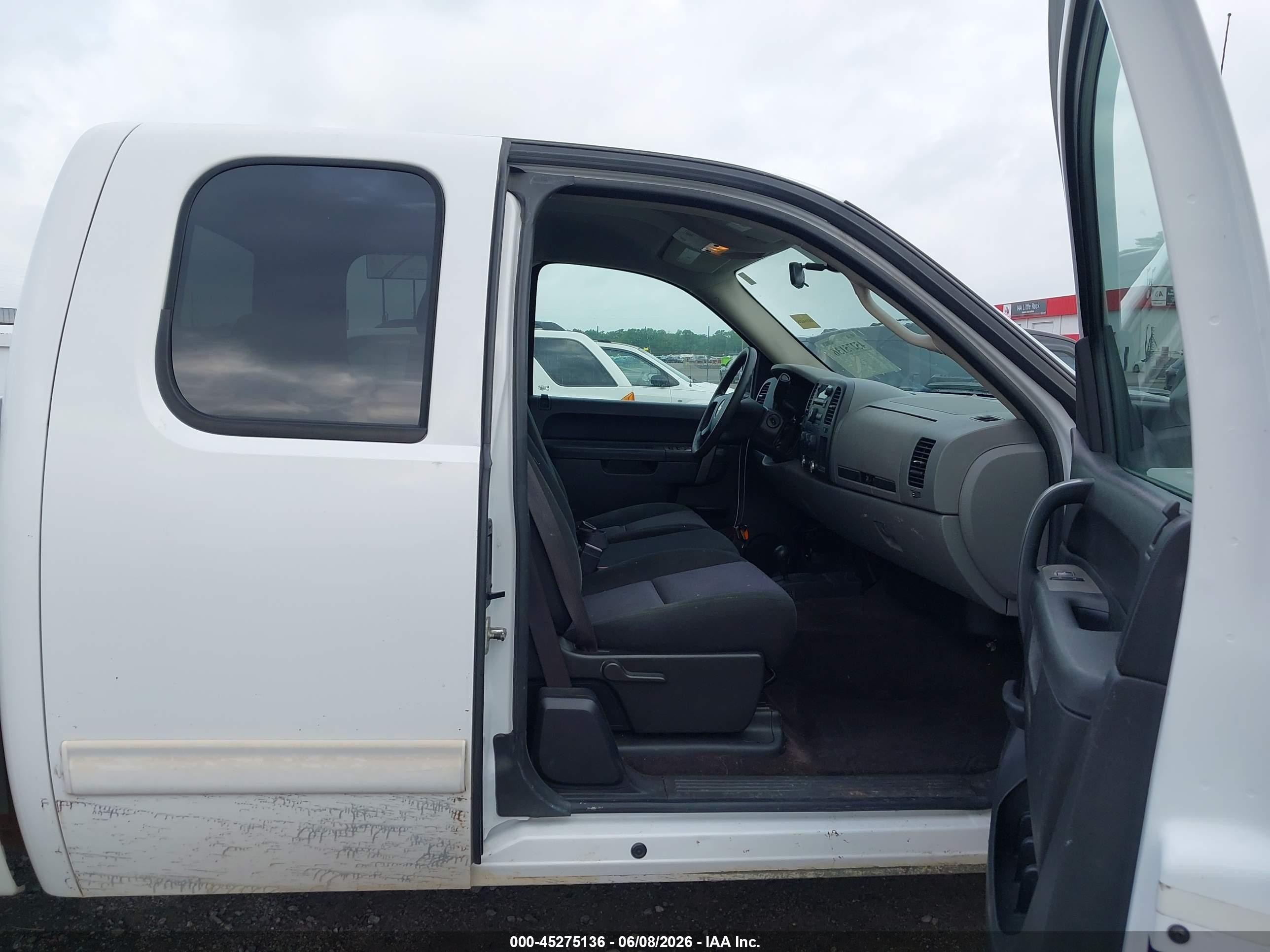 2010 Chevrolet Silverado 1500 Ls White vin: 1GCSKREA0AZ240767