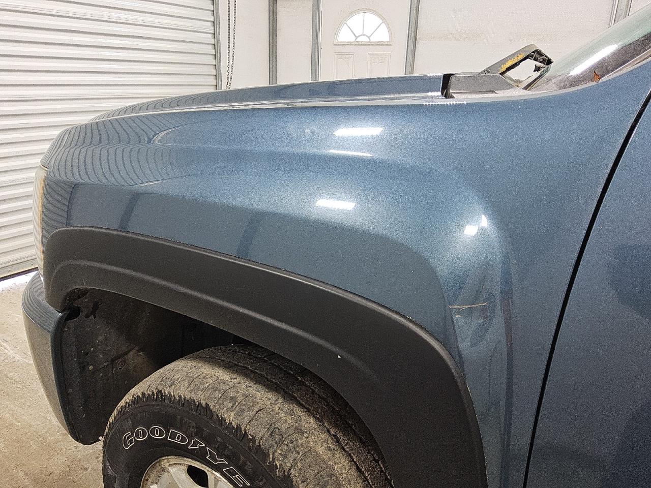 2010 Chevrolet Silverado K1500 Lt Blue vin: 1GCSKSE30AZ152357 Damage: Left Front Fender, Dent(S) W/ Paint Dmg, 6 To 7 Inches
