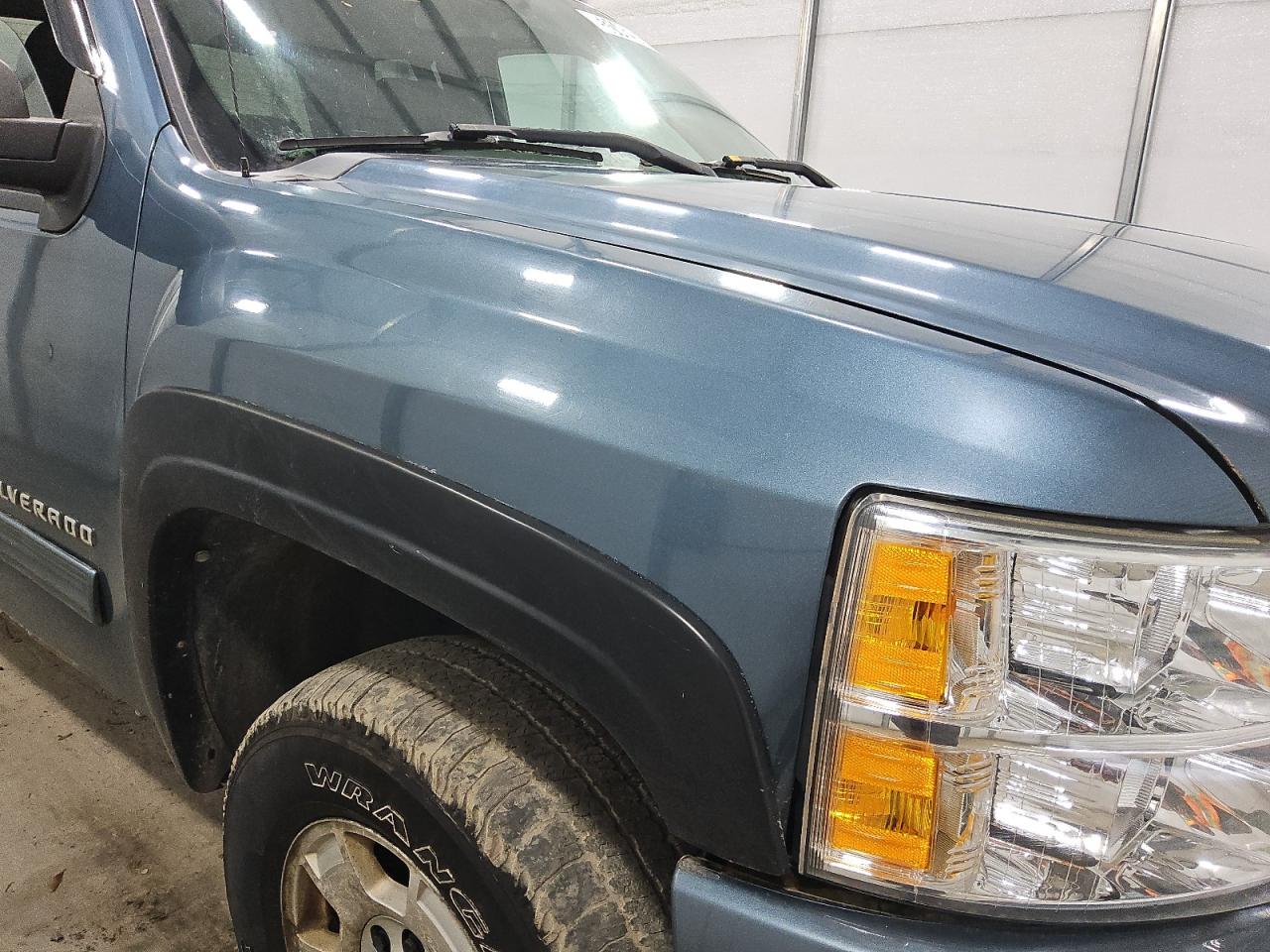 2010 Chevrolet Silverado K1500 Lt Blue vin: 1GCSKSE30AZ152357 Damage: Right Front Fender, Multiple Scratches Heavy, 5