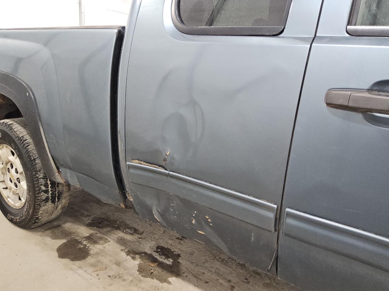 2010 Chevrolet Silverado K1500 Lt Blue vin: 1GCSKSE30AZ152357 Damage: Right Rear Door, Severe Damage, Replacement Required