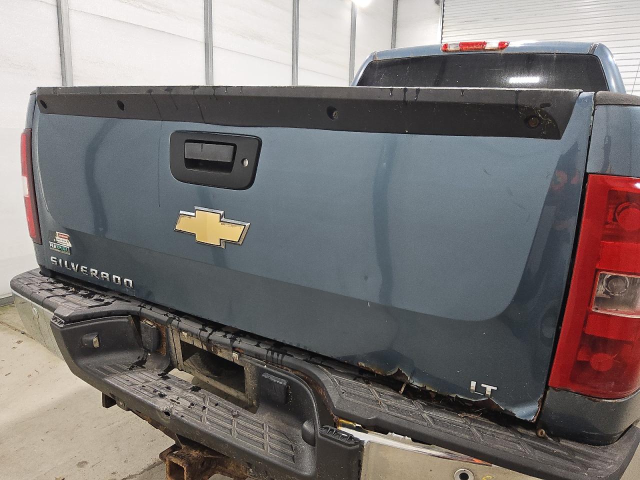 2010 Chevrolet Silverado K1500 Lt Blue vin: 1GCSKSE30AZ152357 Damage: Tailgate, Severe Damage, Replacement Required