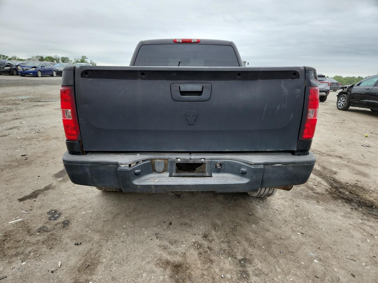 2010 Chevrolet Silverado K1500 Lt Черный vin: 1GCSKSE30AZ281618 Damage: Tailgate, Dent(S) W/ Paint Dmg, > 12 Inches