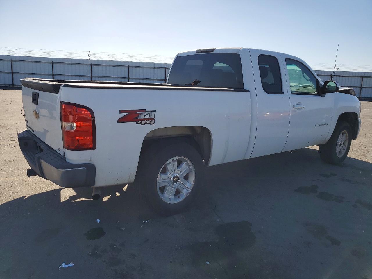 2010 Chevrolet Silverado K1500 Lt White vin: 1GCSKSE33AZ206010