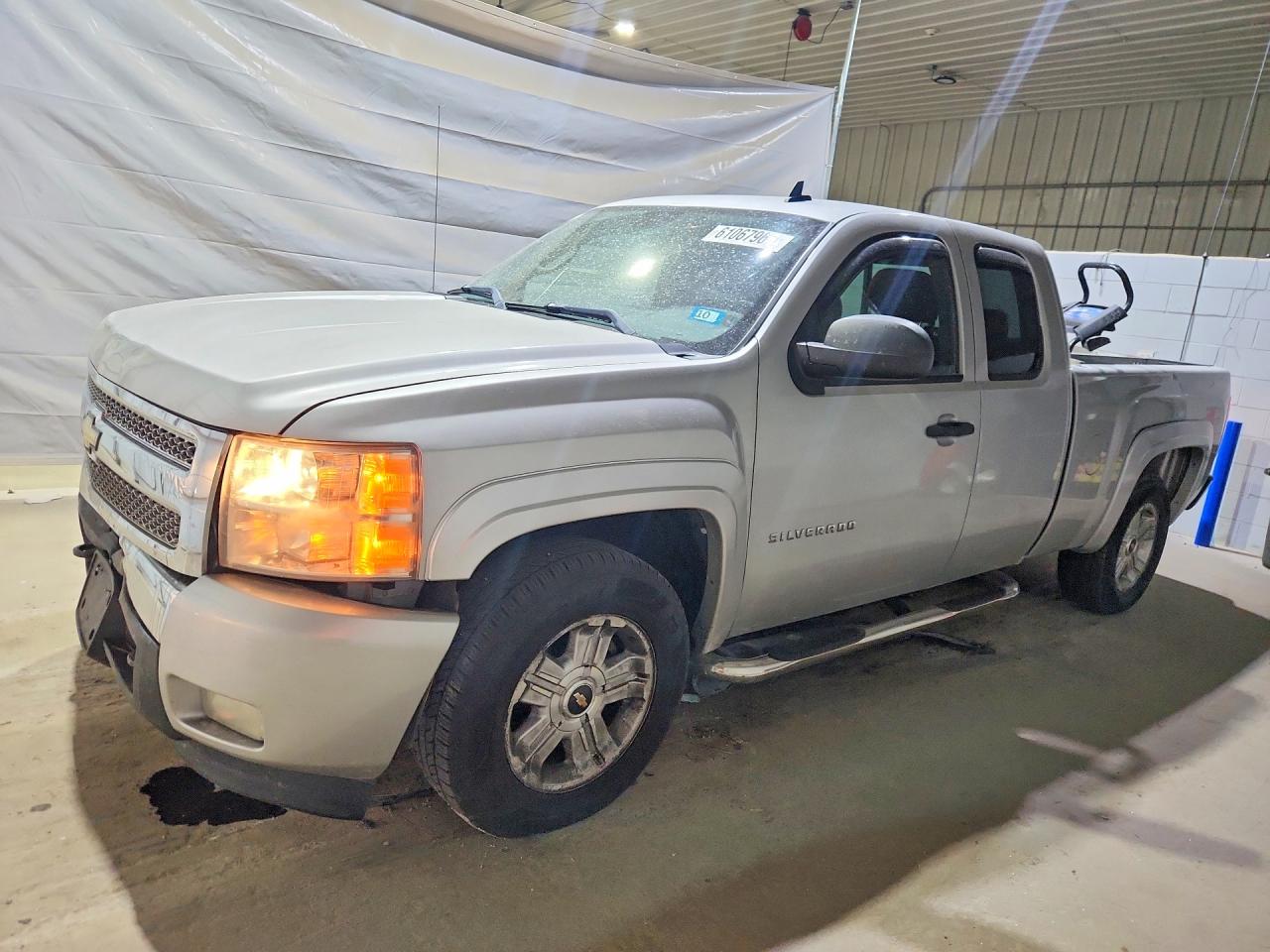 2010 Chevrolet Silverado K1500 Lt Silver vin: 1GCSKSE33AZ232204