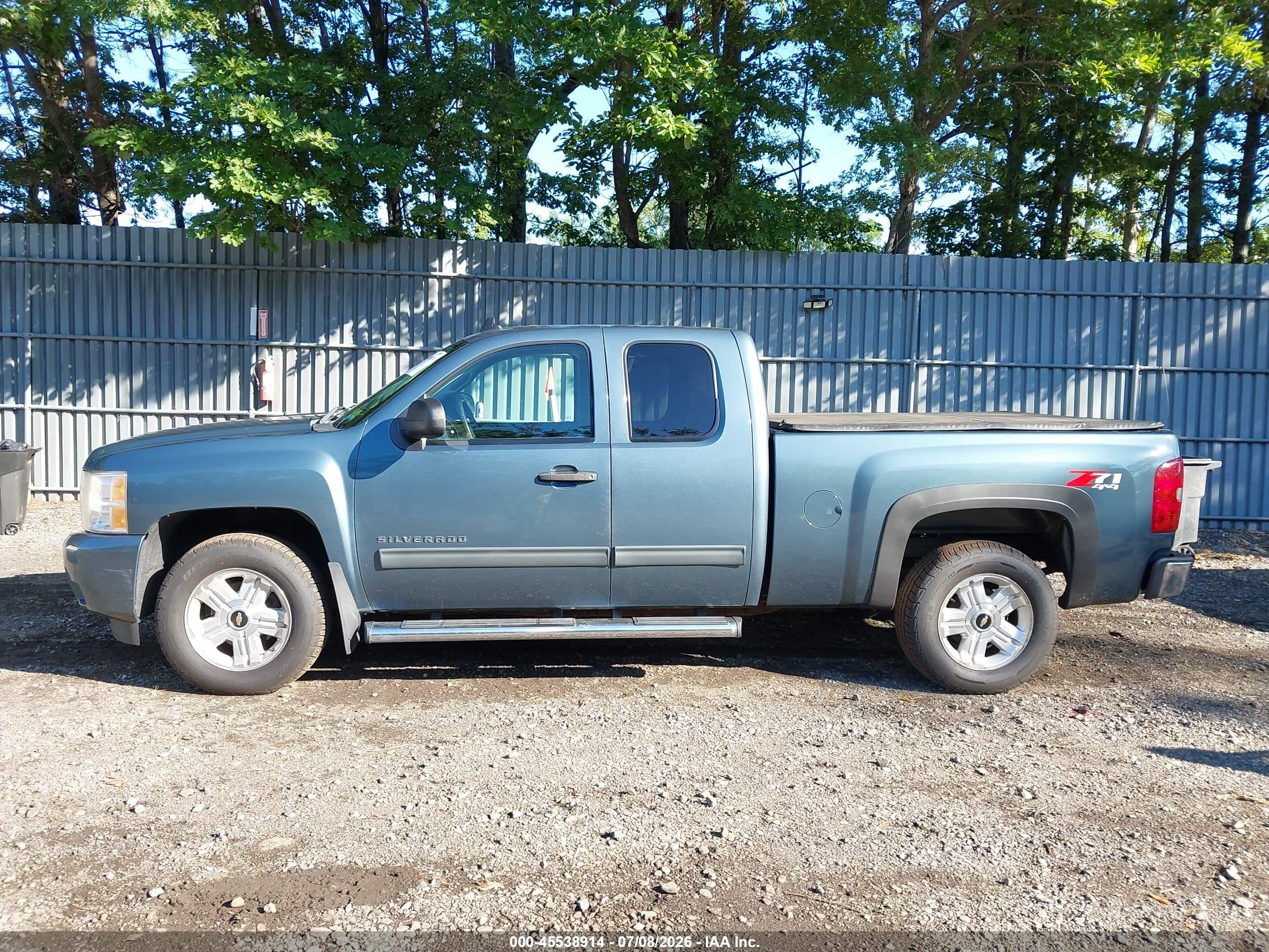 2010 Chevrolet Silverado 1500 Lt Blue vin: 1GCSKSE35AZ102053