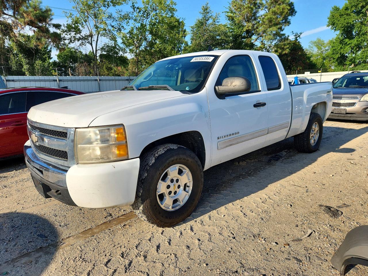 2010 Chev Silverado White vin: 1GCSKSE35AZ102716