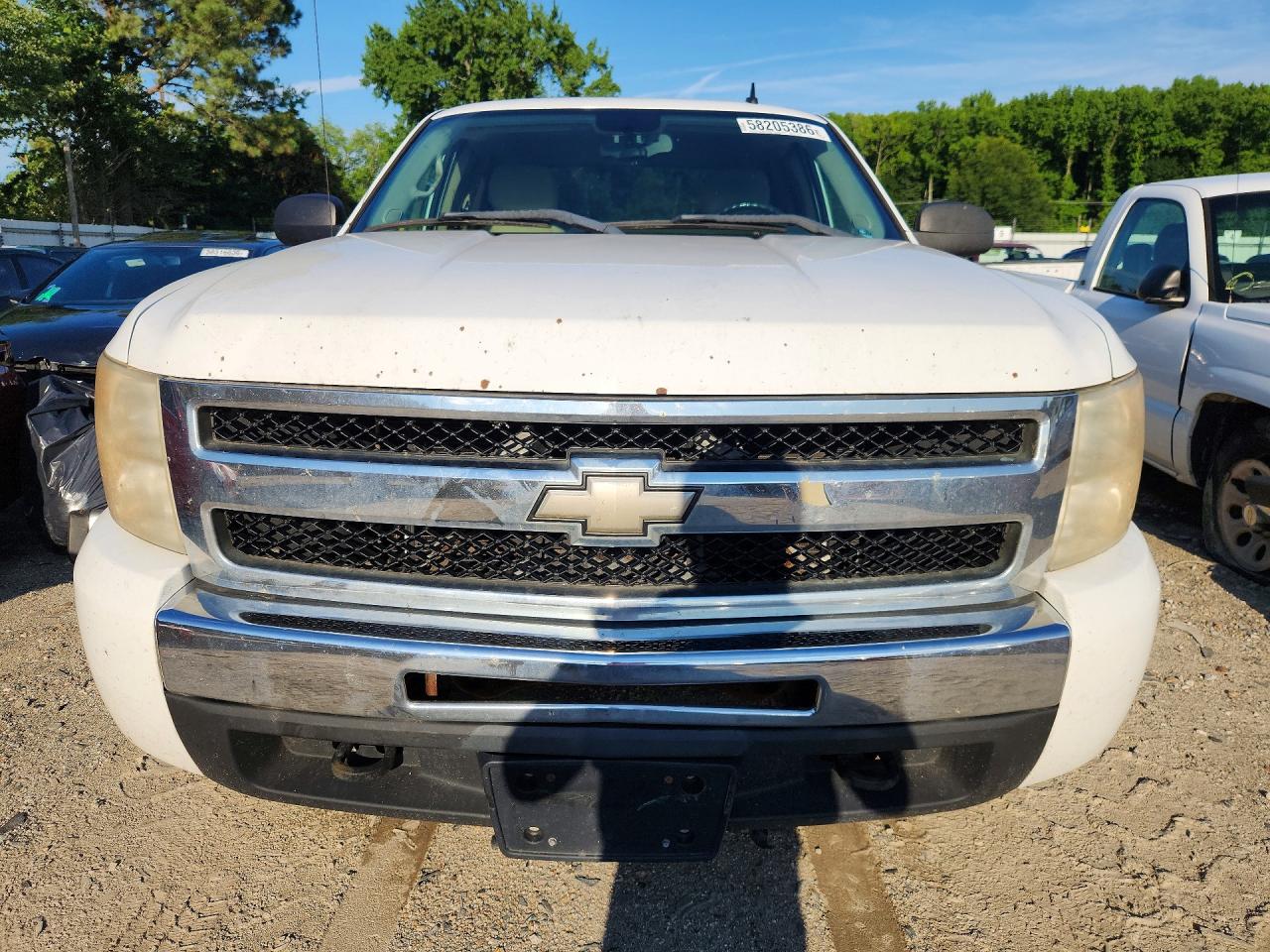 2010 Chev Silverado White vin: 1GCSKSE35AZ102716
