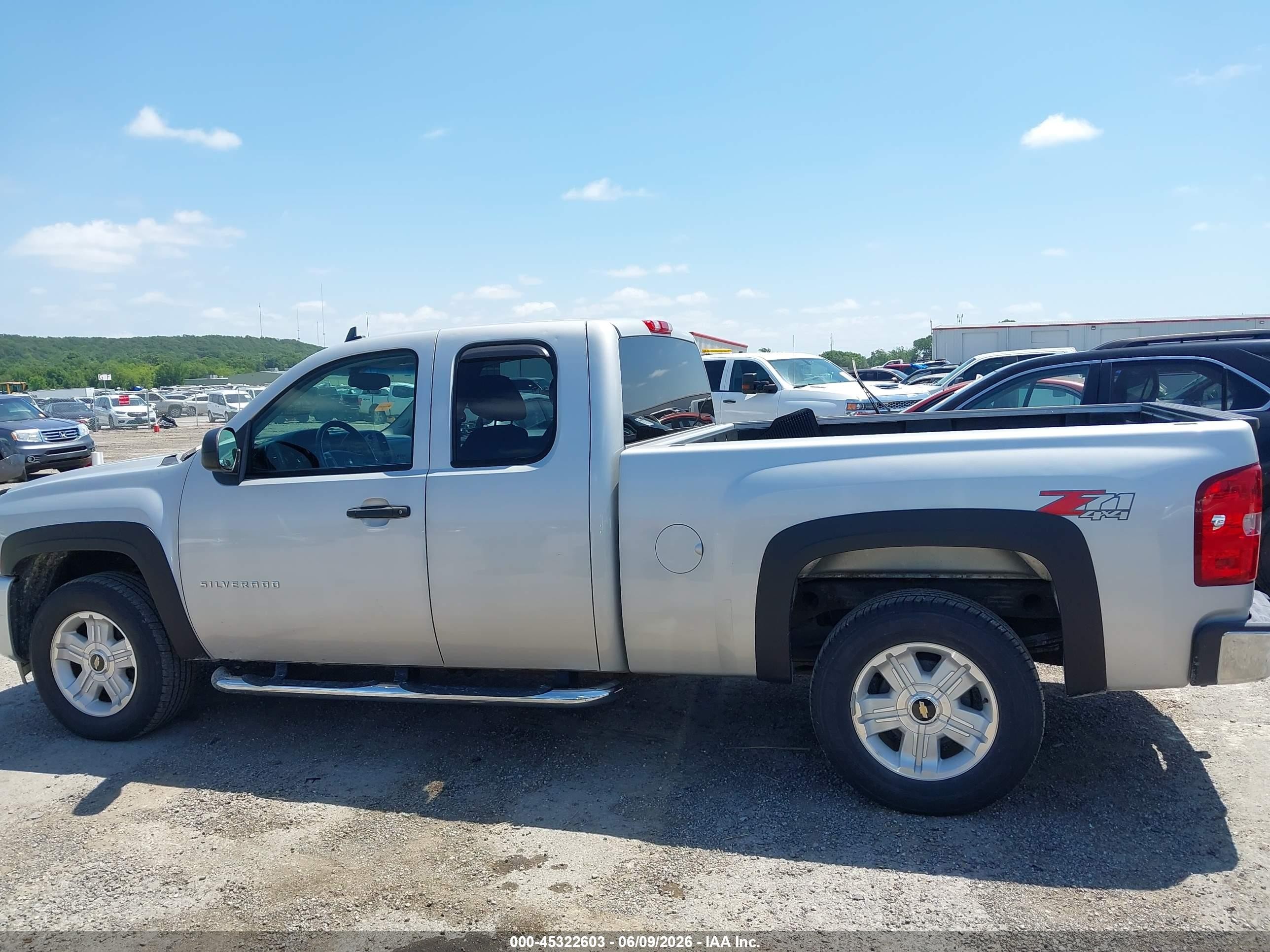 2010 Chevrolet Silverado 1500 Lt Silver vin: 1GCSKSE39AZ116490