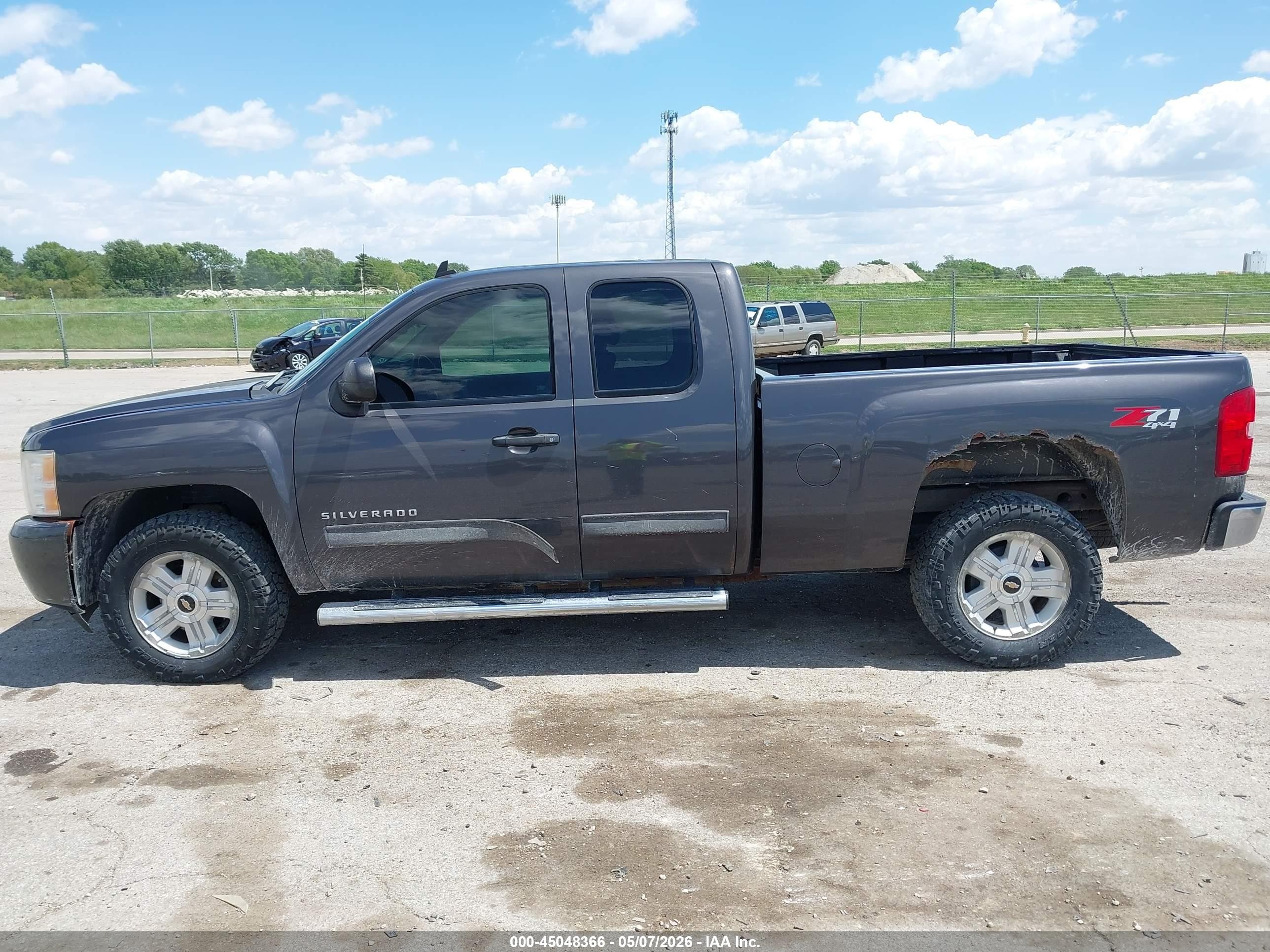 2010 Chevrolet Silverado 1500 Lt Gray vin: 1GCSKSE3XAZ165133