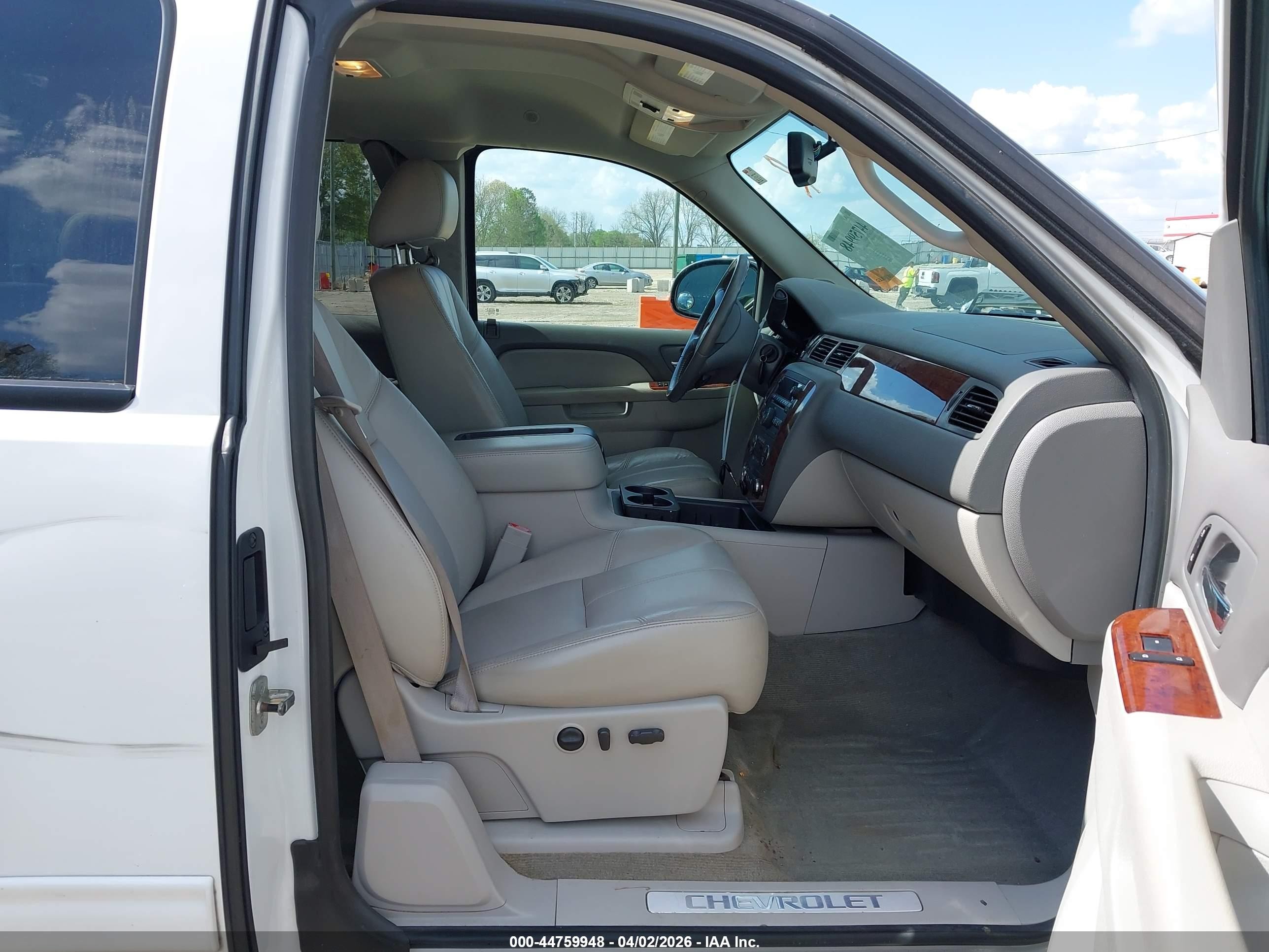 2010 Chevrolet Silverado 1500 Ltz White vin: 1GCSKTE35AZ136483