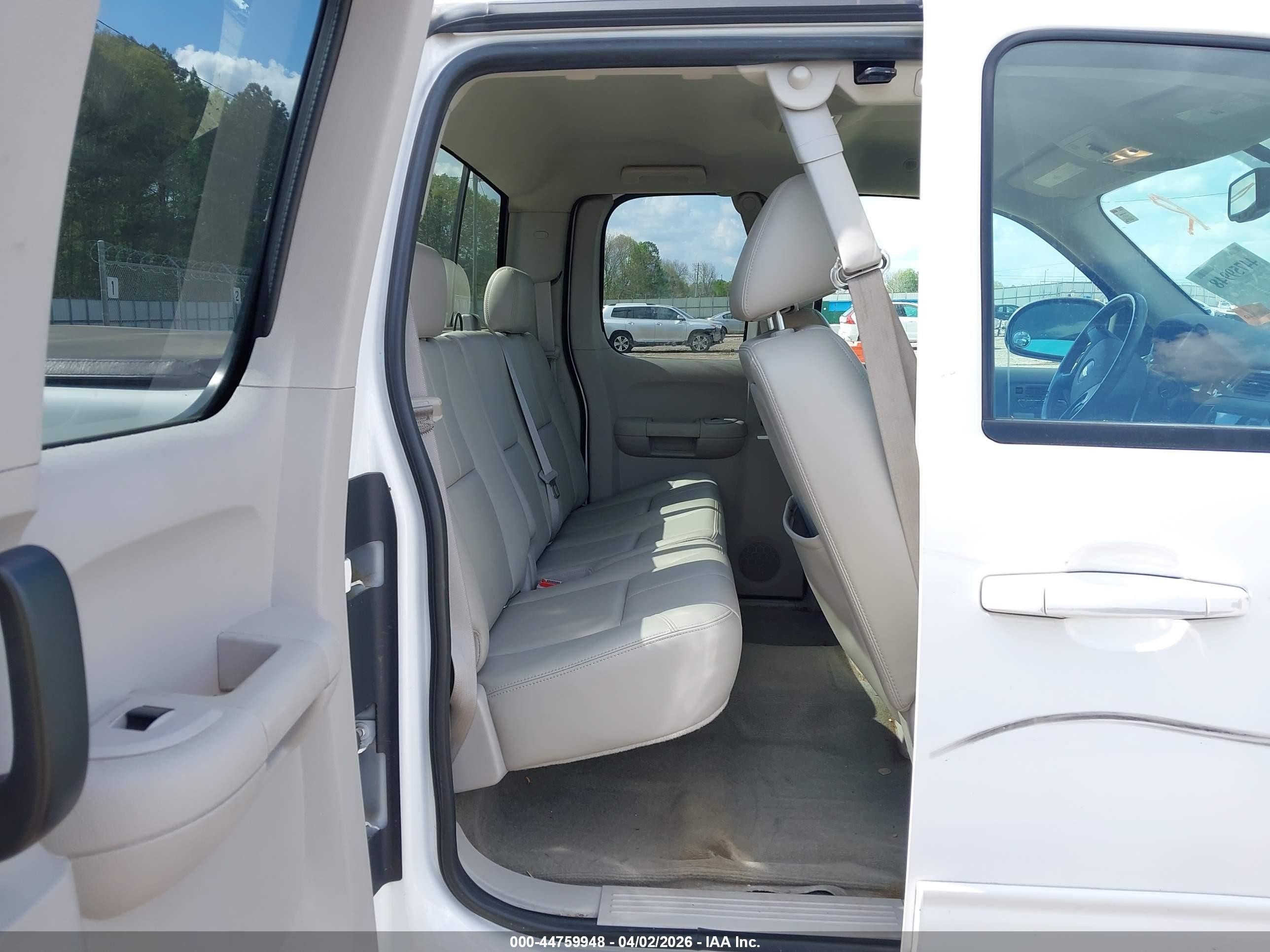 2010 Chevrolet Silverado 1500 Ltz White vin: 1GCSKTE35AZ136483