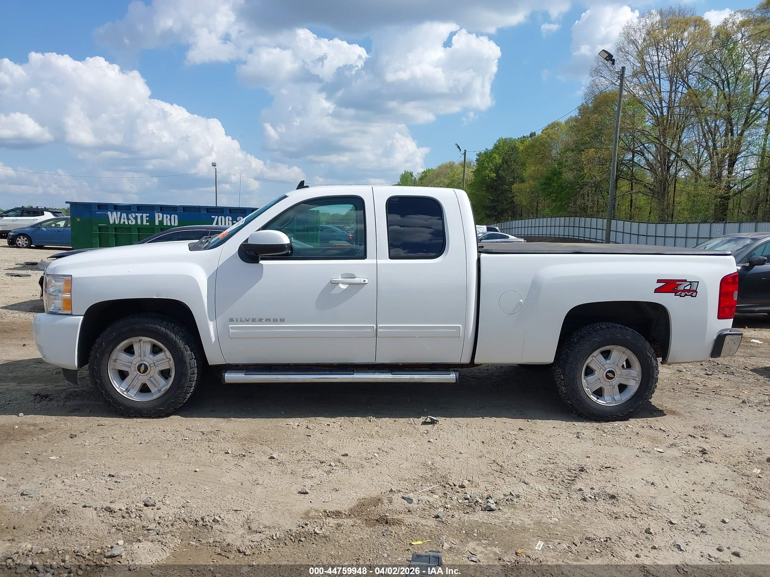 2010 Chevrolet Silverado 1500 Ltz White vin: 1GCSKTE35AZ136483
