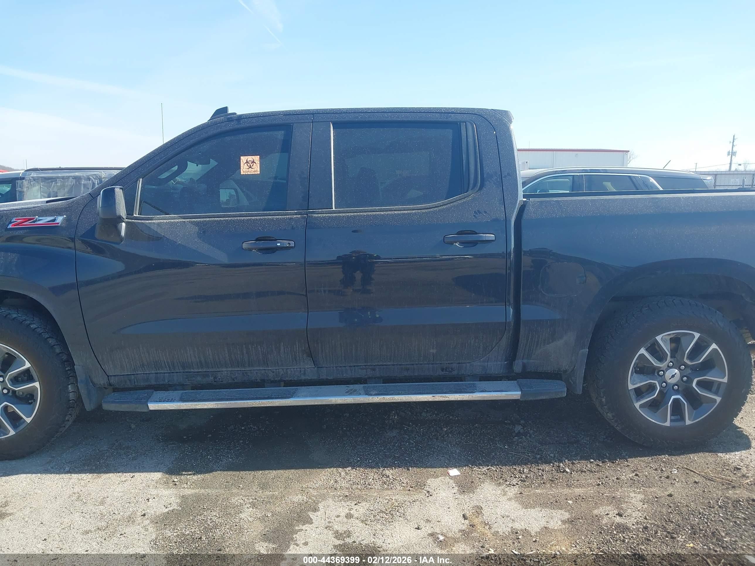 2022 Chevrolet Silverado 1500 4wd  Short Bed Rst Черный vin: 1GCUDEED5NZ625348