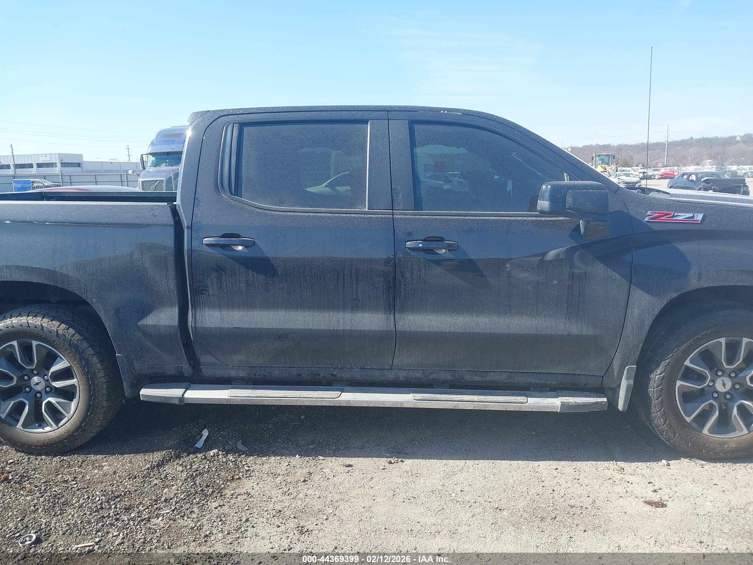 2022 Chevrolet Silverado 1500 4wd  Short Bed Rst Черный vin: 1GCUDEED5NZ625348