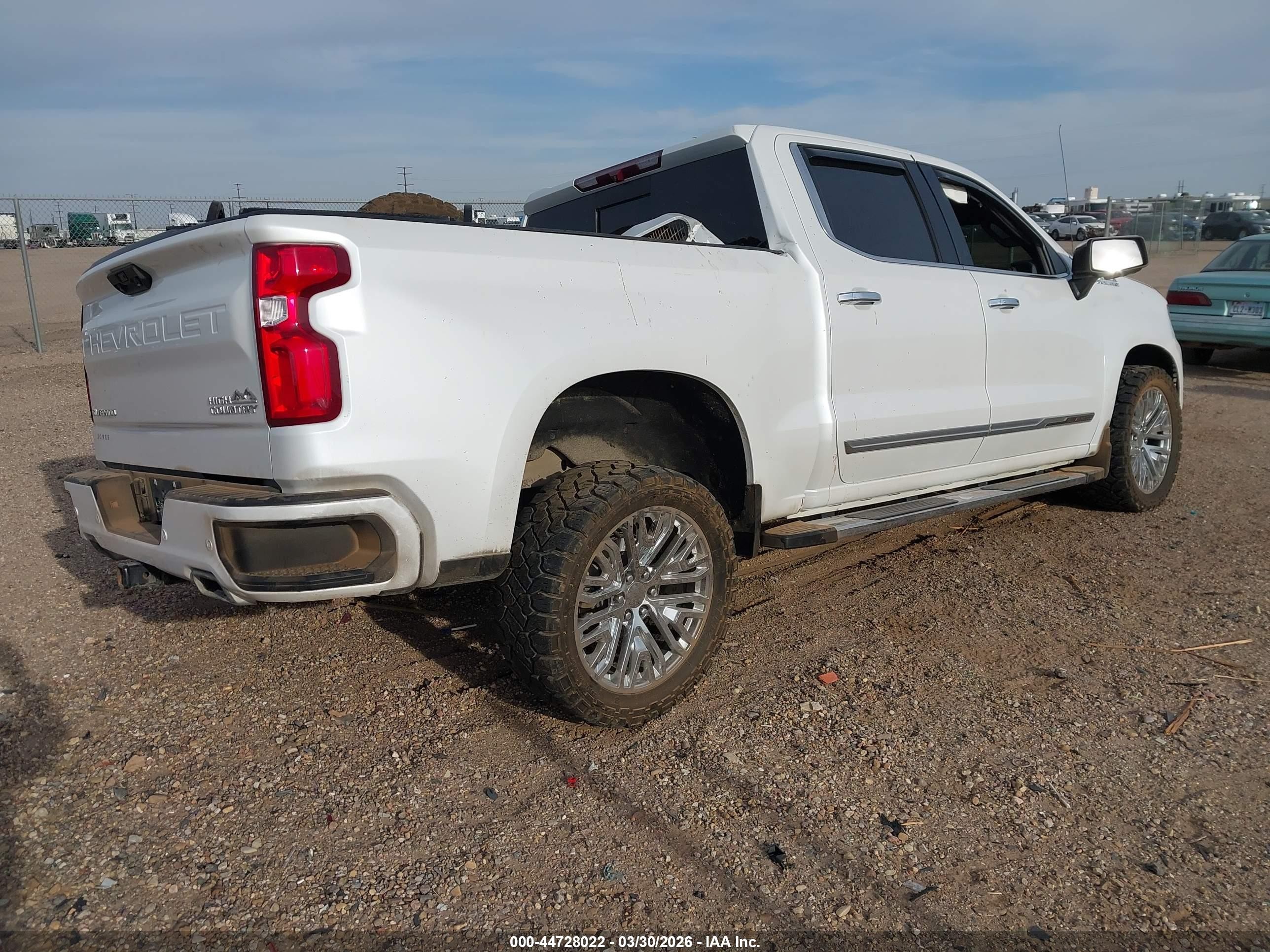 2022 Chevrolet Silverado 1500 High Country White vin: 1GCUDJED3NZ566051