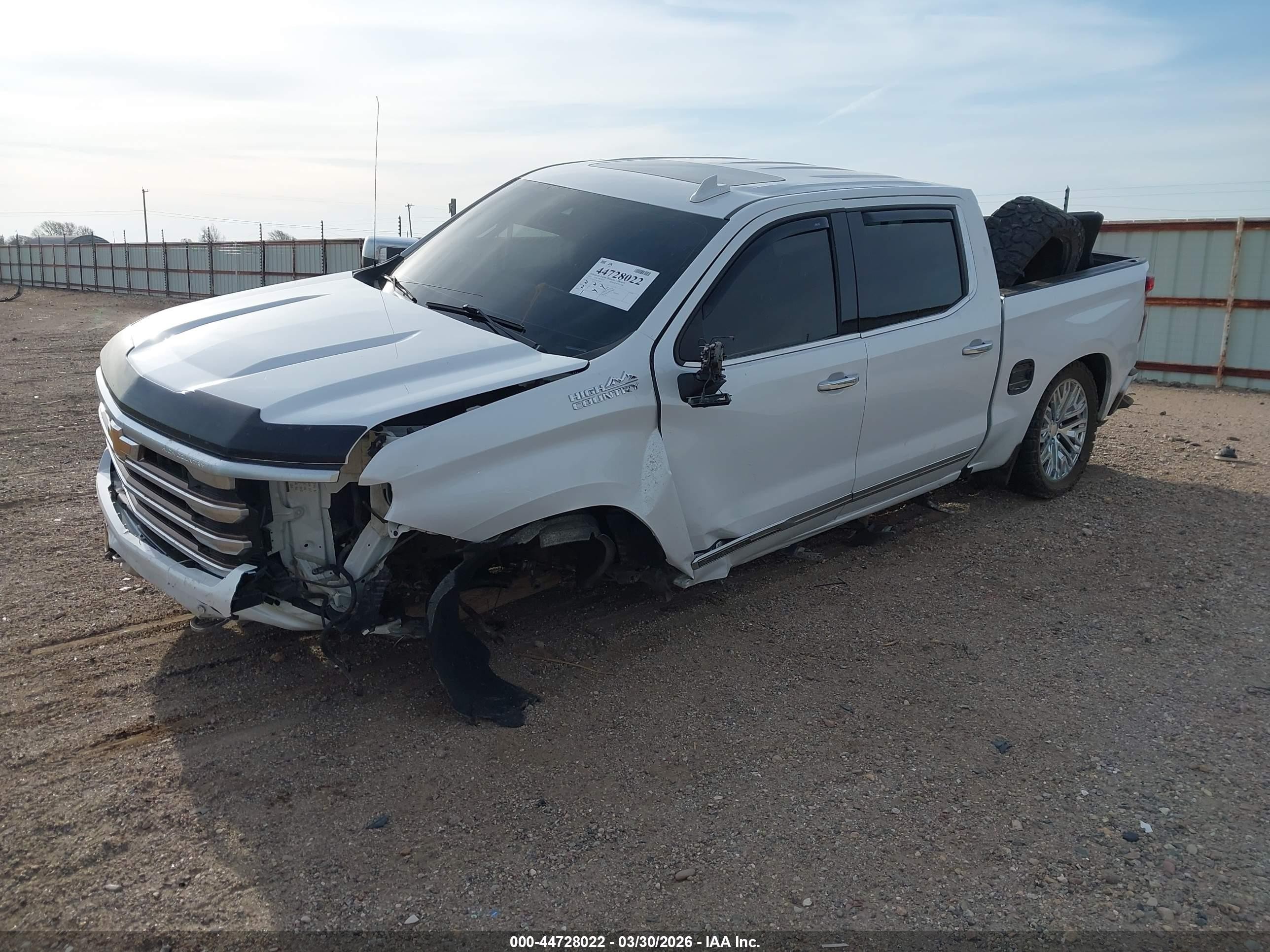 2022 Chevrolet Silverado 1500 High Country White vin: 1GCUDJED3NZ566051