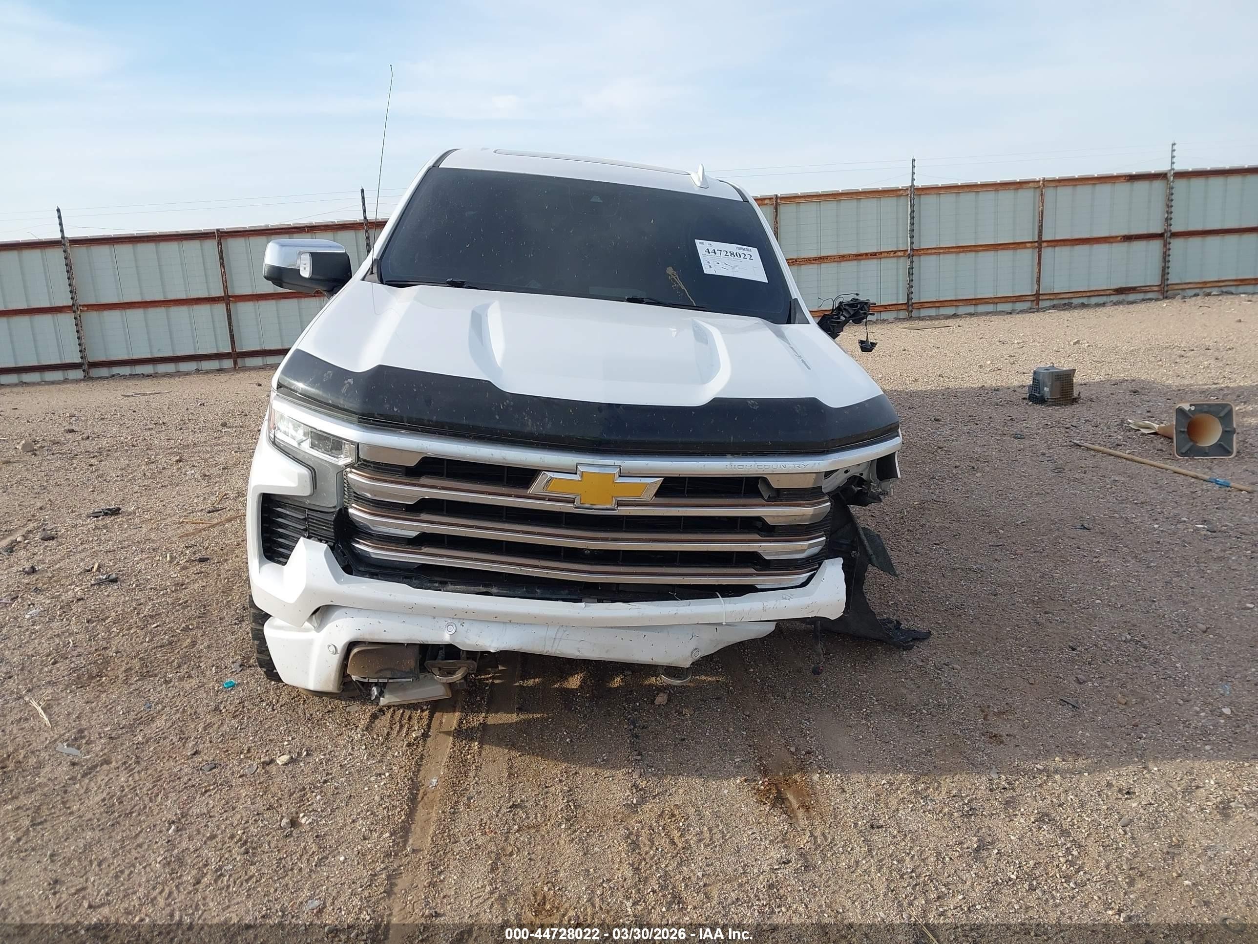 2022 Chevrolet Silverado 1500 High Country White vin: 1GCUDJED3NZ566051