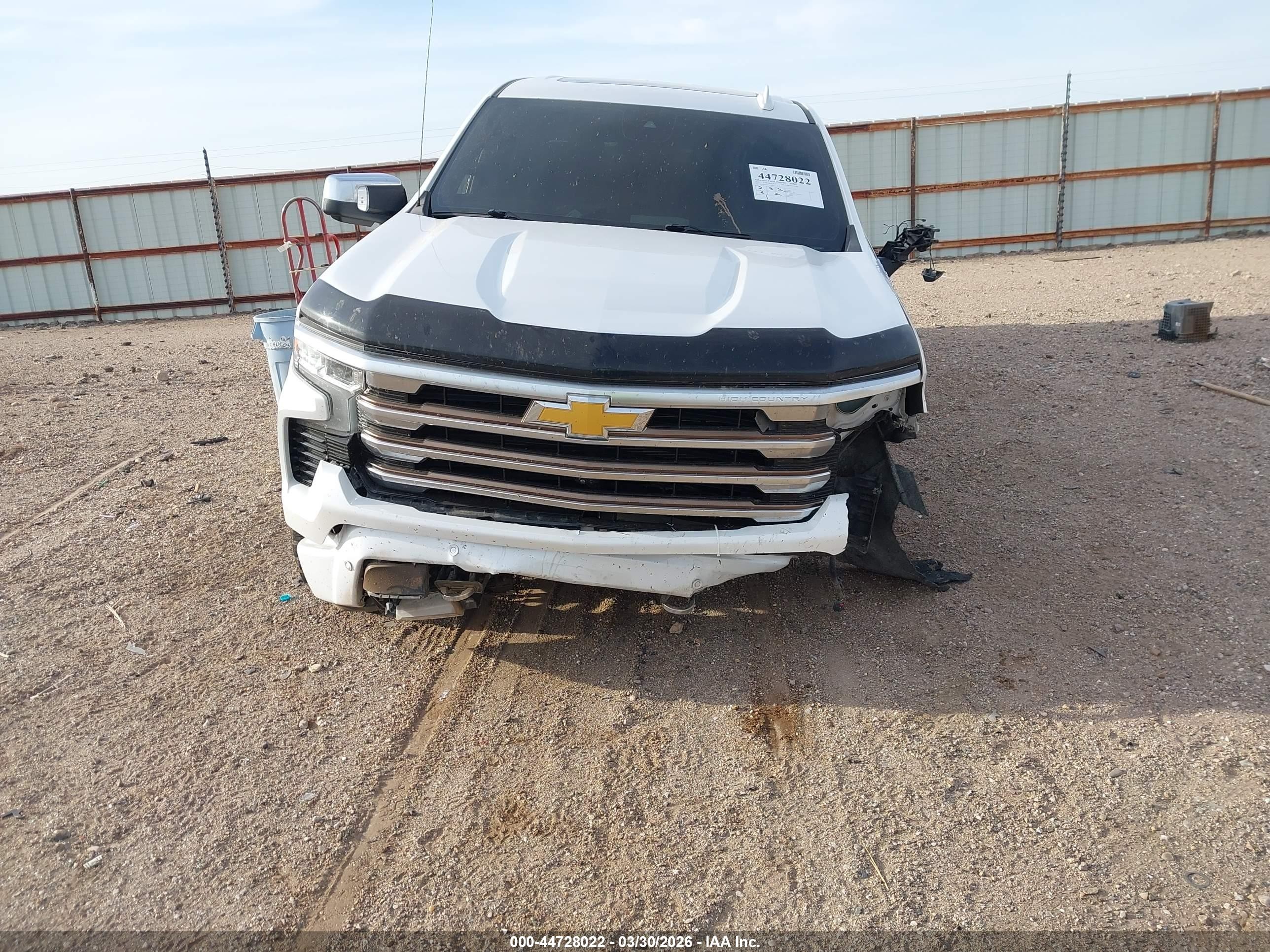 2022 Chevrolet Silverado 1500 High Country White vin: 1GCUDJED3NZ566051