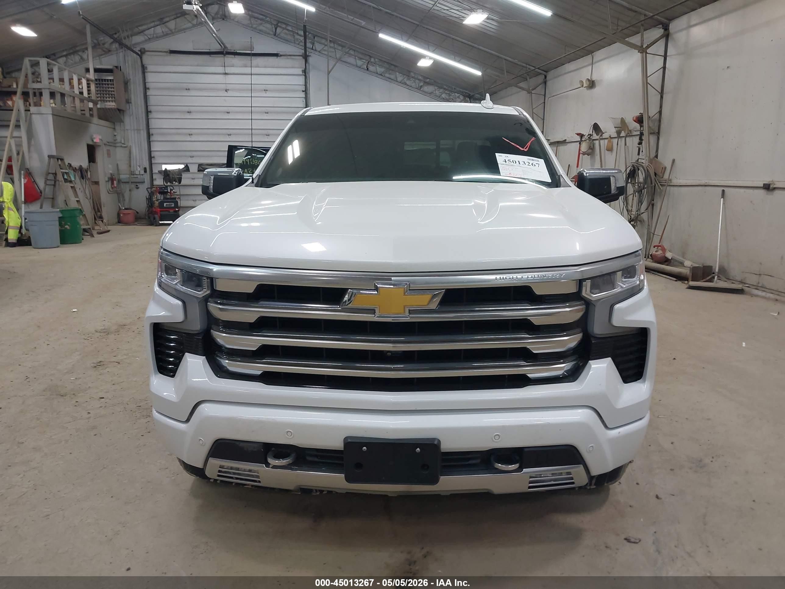2023 Chevrolet Silverado 1500   White vin: 1GCUDJED9PZ206236