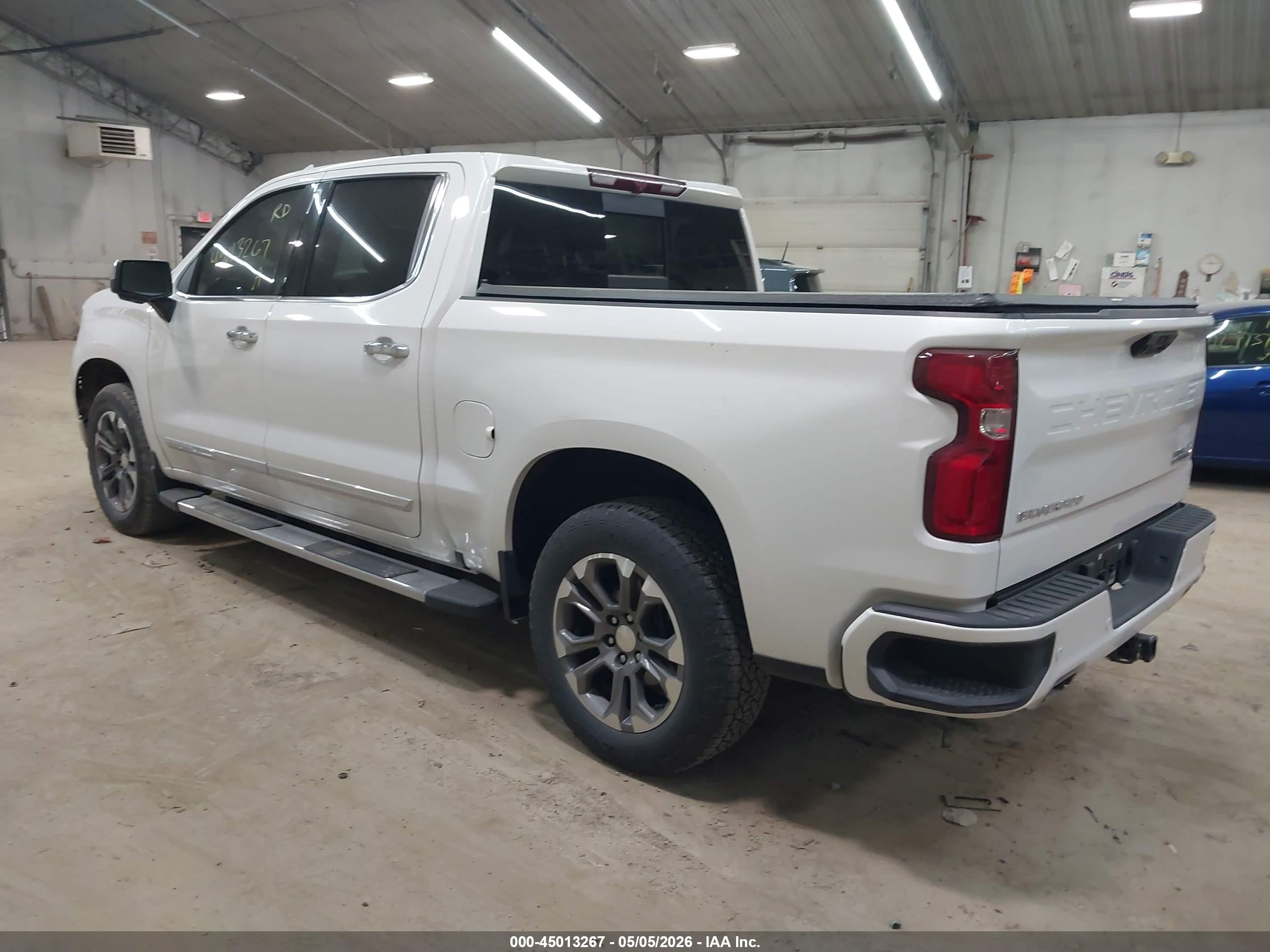 2023 Chevrolet Silverado 1500   White vin: 1GCUDJED9PZ206236