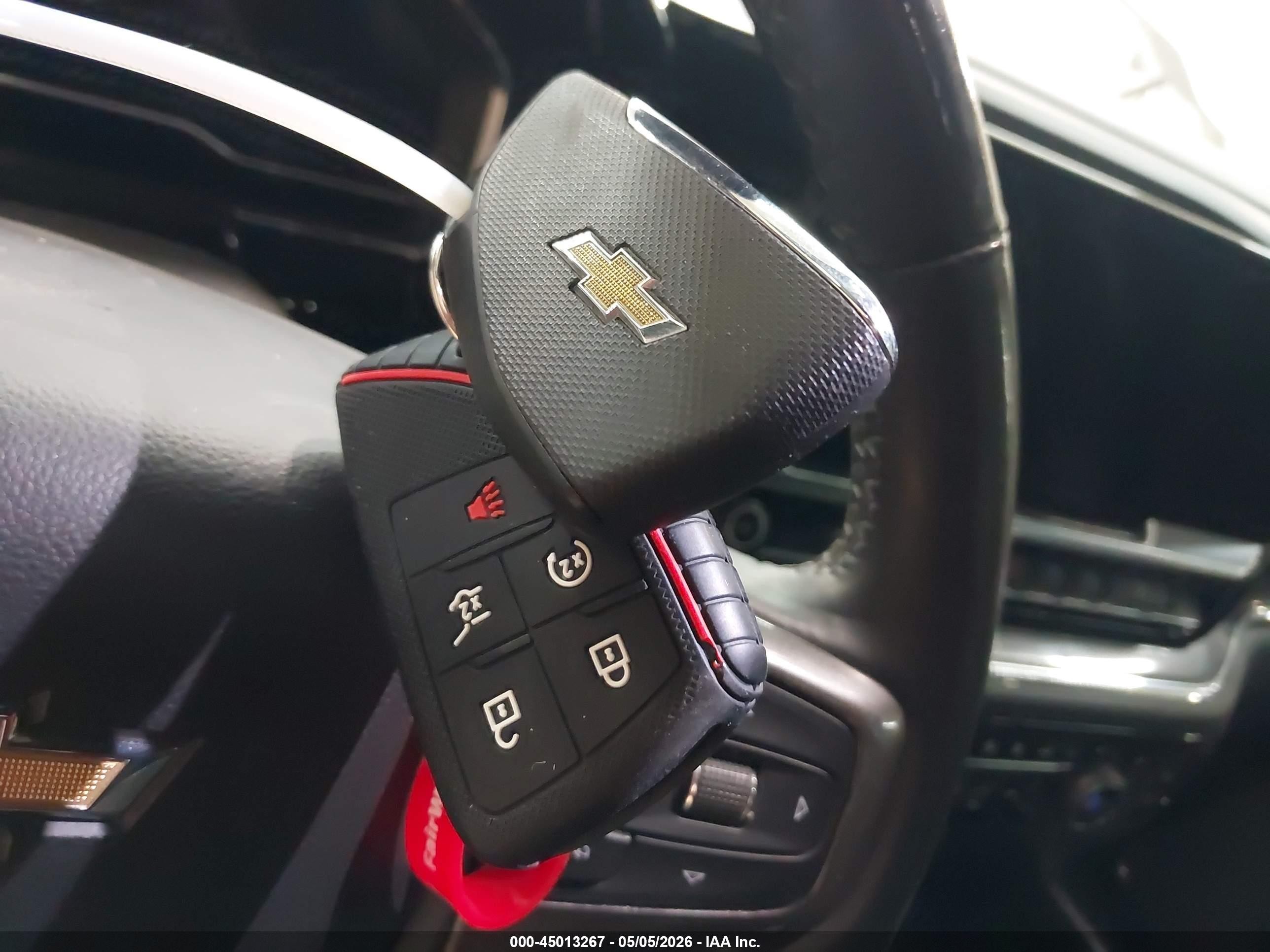 2023 Chevrolet Silverado 1500   White vin: 1GCUDJED9PZ206236