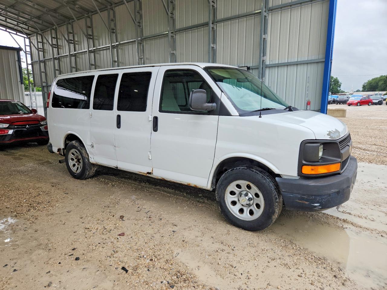 2010 Chevrolet Express G1500 White vin: 1GCUGADX0A1123254