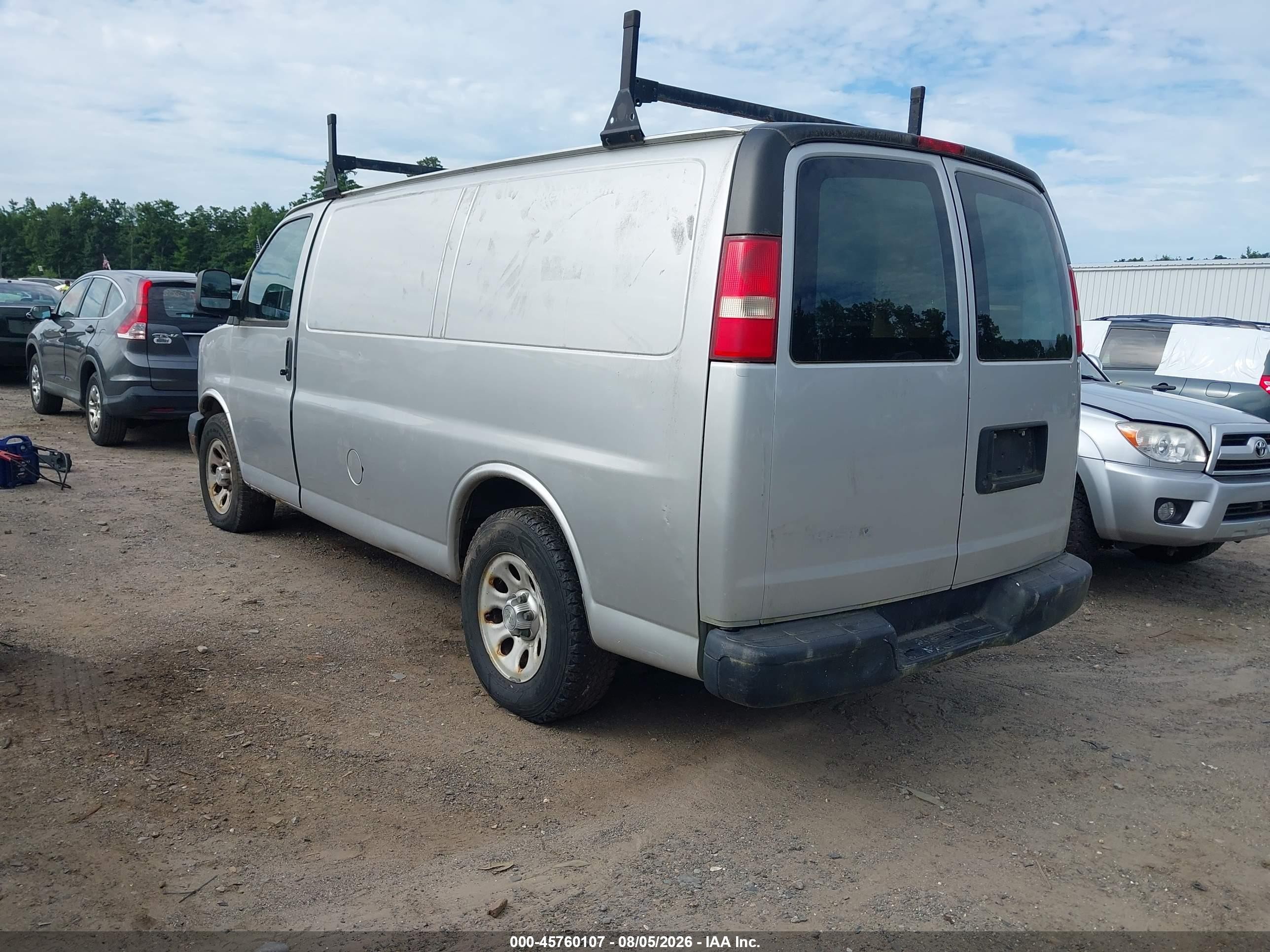 2010 Chevrolet Express 1500 Work Van Silver vin: 1GCUGADX0A1181543
