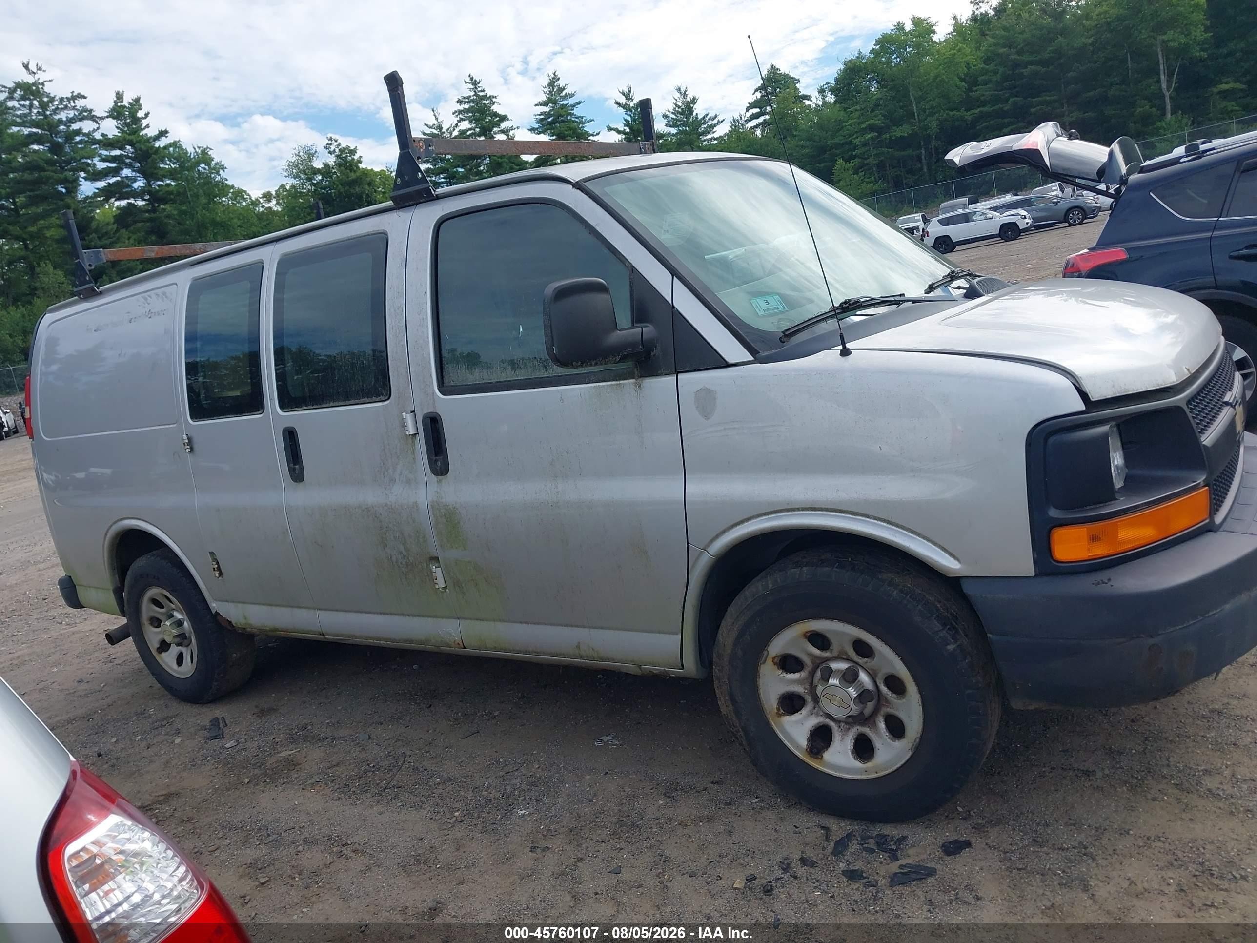 2010 Chevrolet Express 1500 Work Van Silver vin: 1GCUGADX0A1181543