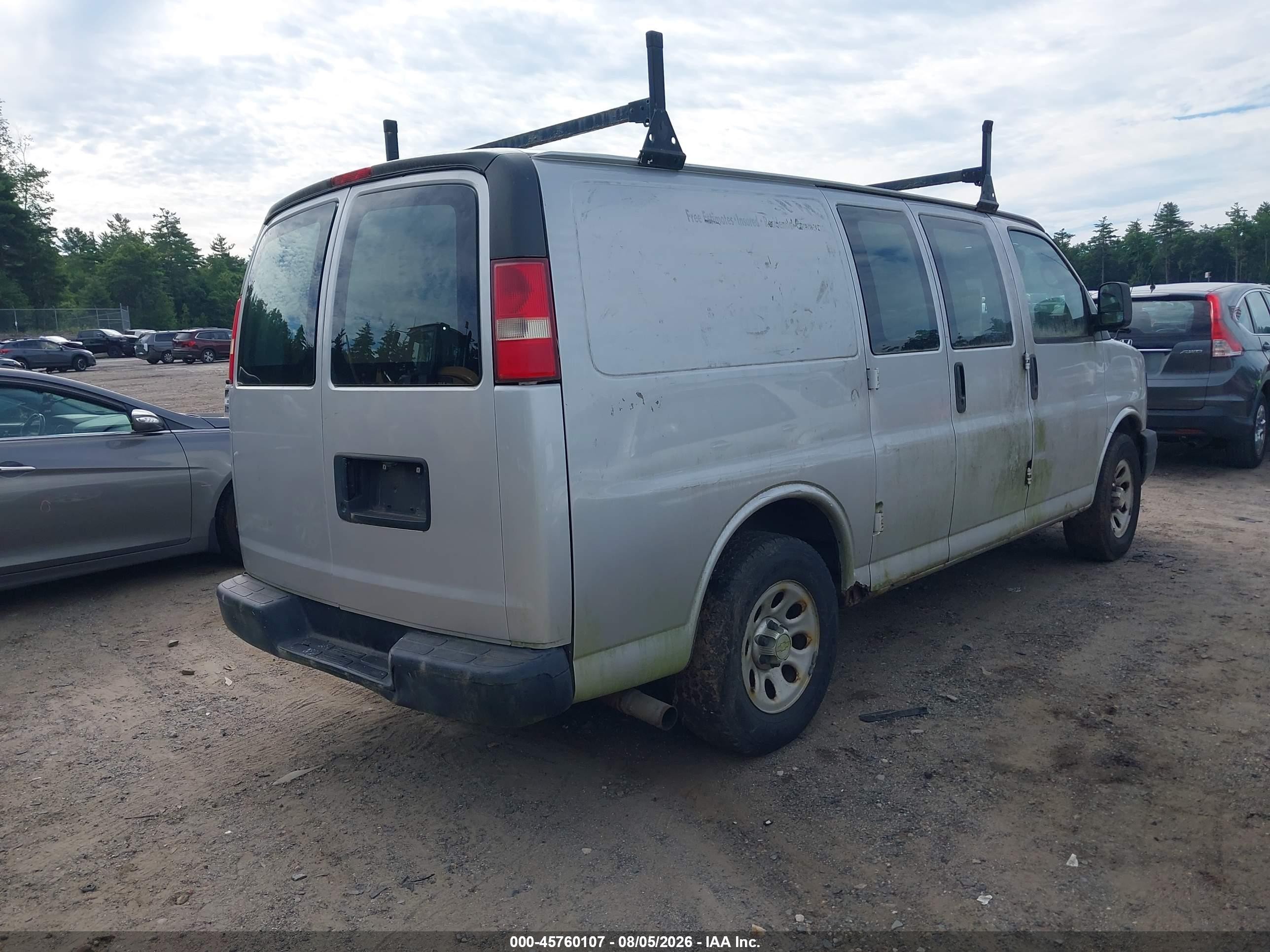 2010 Chevrolet Express 1500 Work Van Silver vin: 1GCUGADX0A1181543